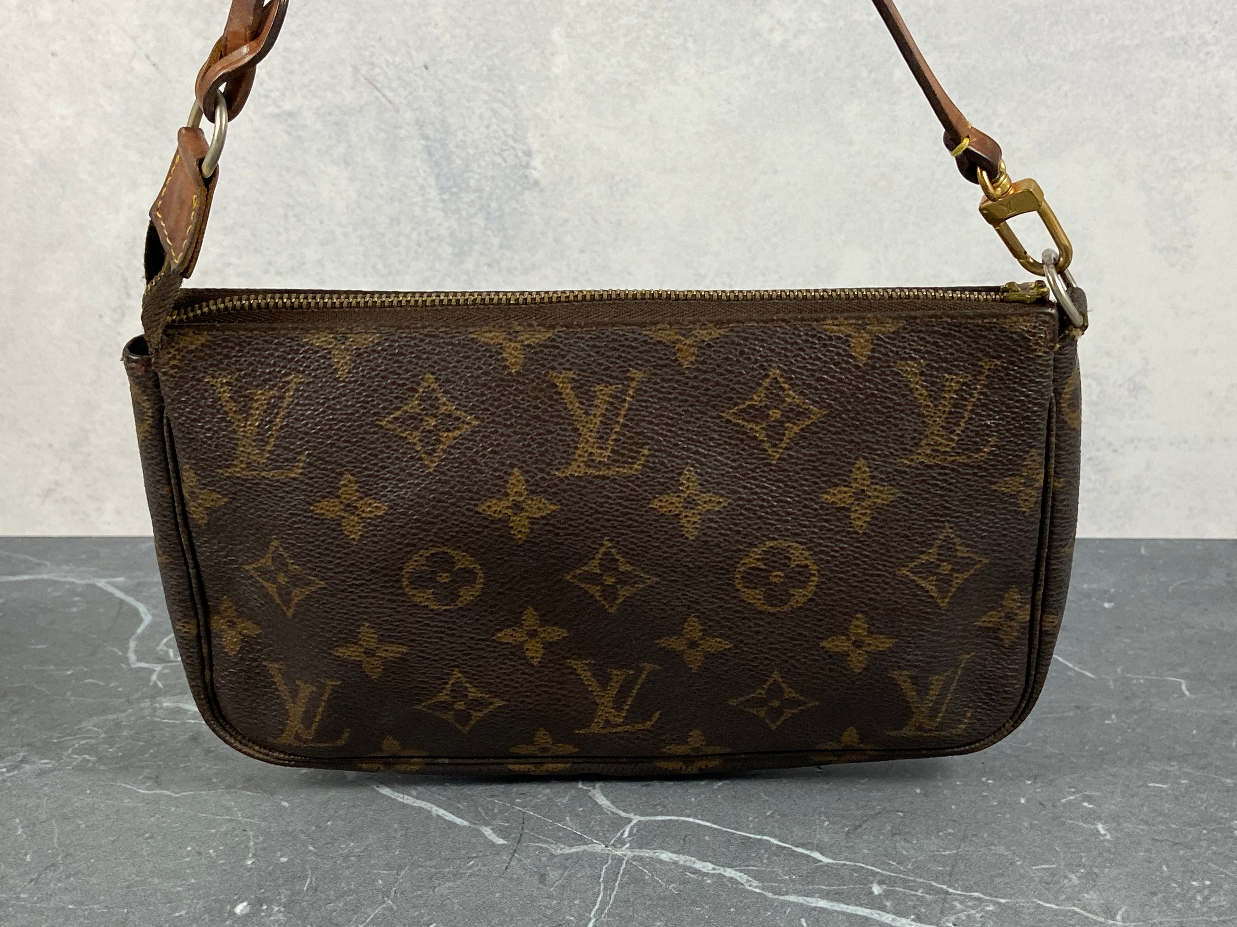 Louis Vuitton Pochette Accessoires Monogram Canvas