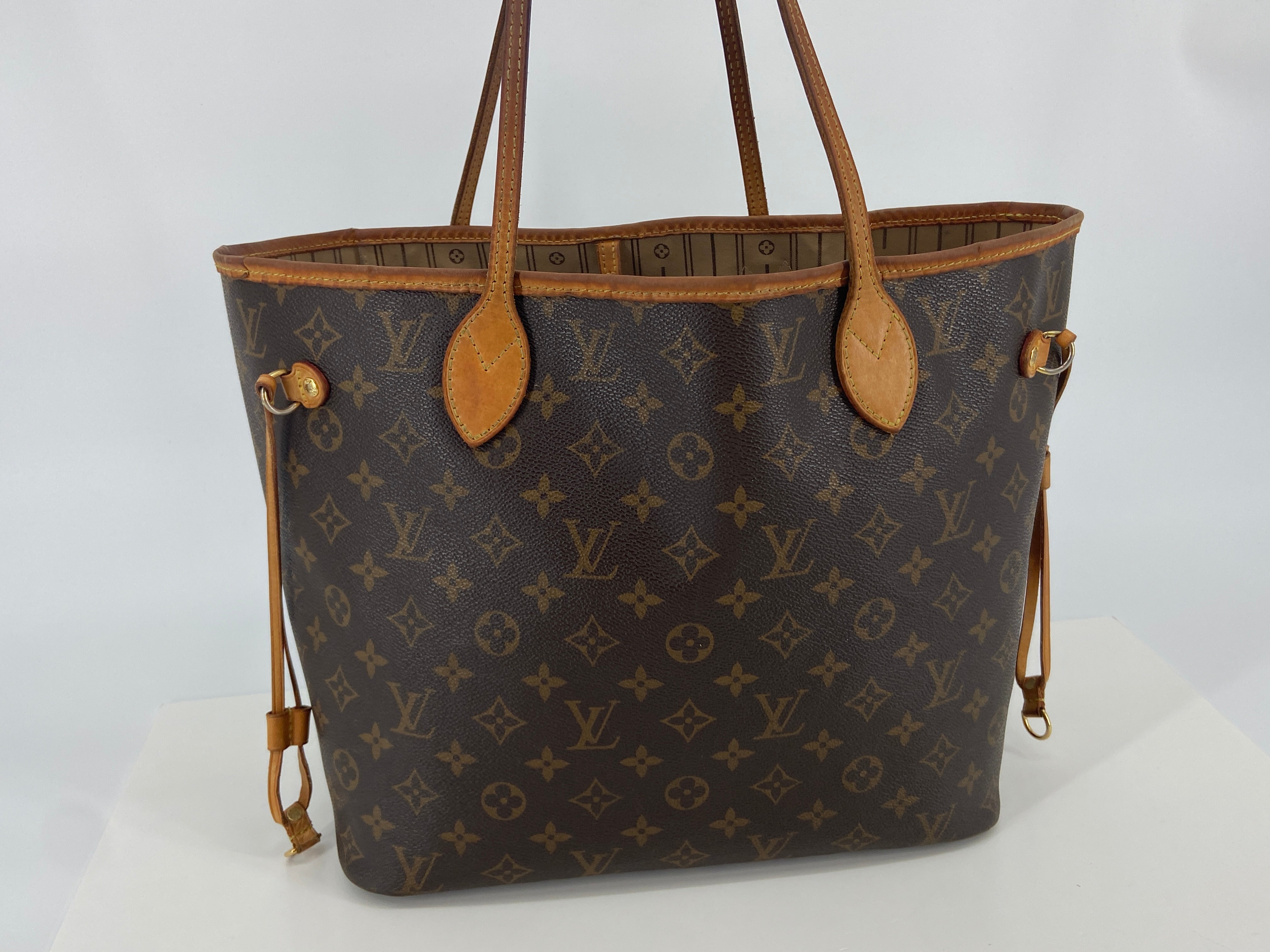 Louis Vuitton Neverfull MM Monogram Canvas