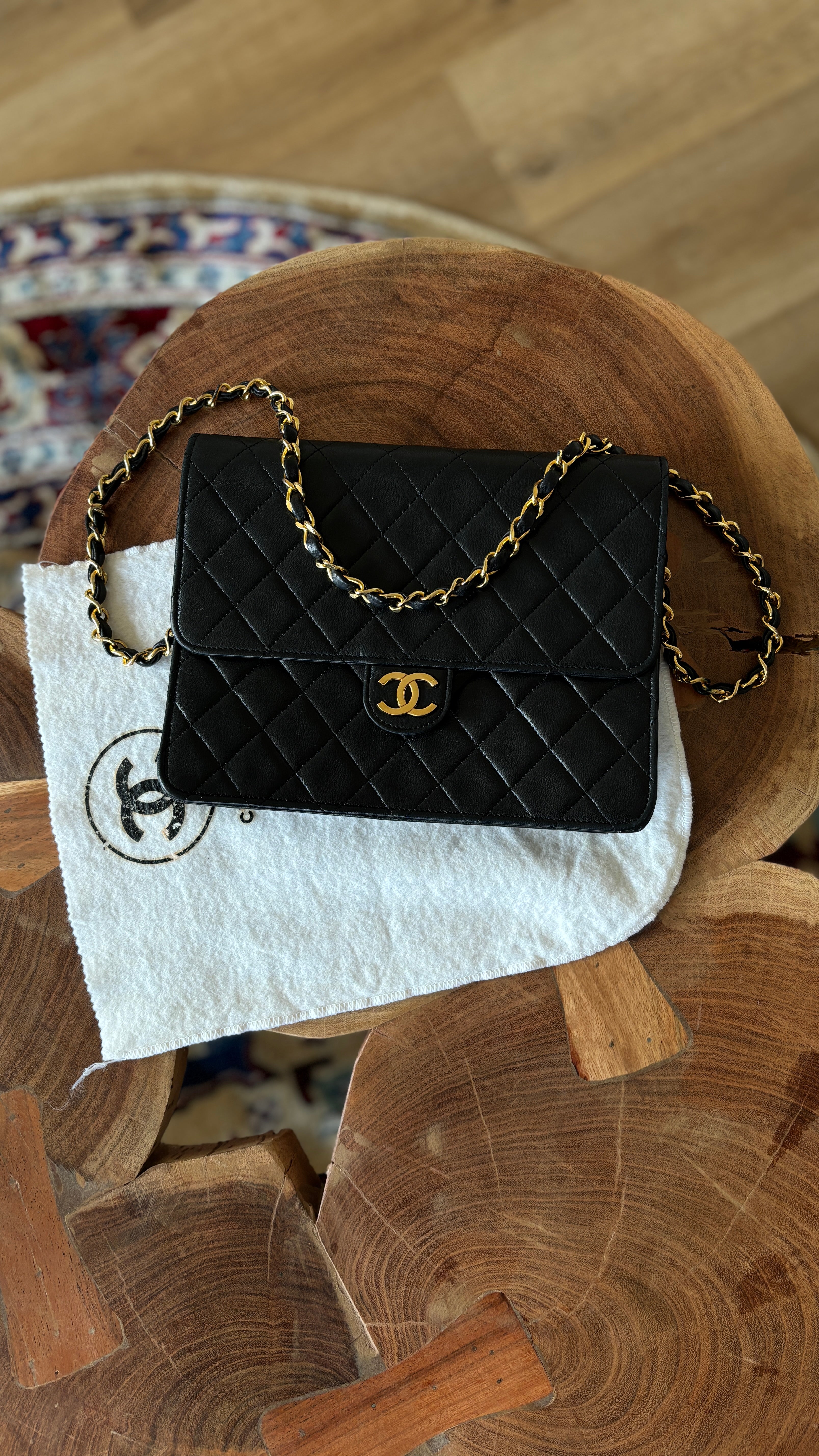Chanel Single Flap Bag Push-Lock Black Matelassé Leather incl. Dustbag