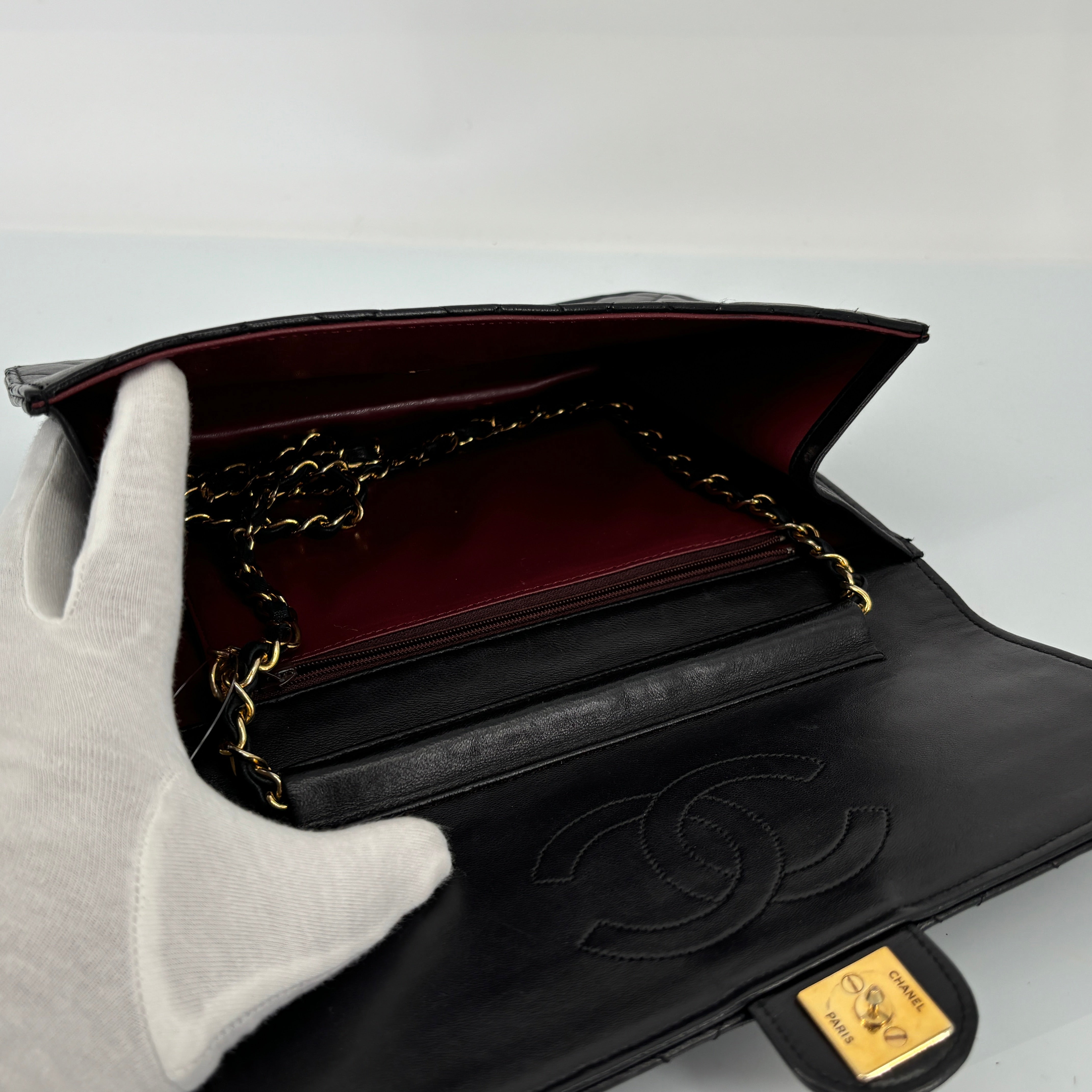 Chanel Single Flap Bag Push-Lock Black Matelassé Leather incl. Dustbag