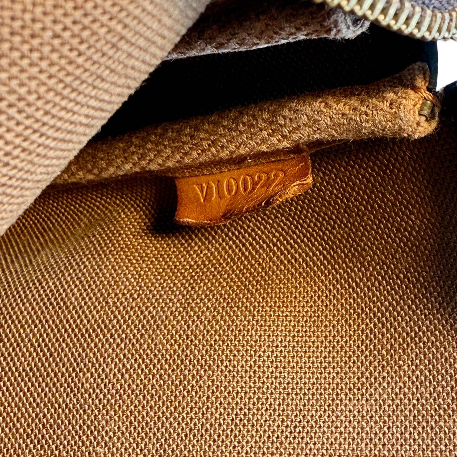 Louis Vuitton Pochette Accessoires Braun Monogram Canvas