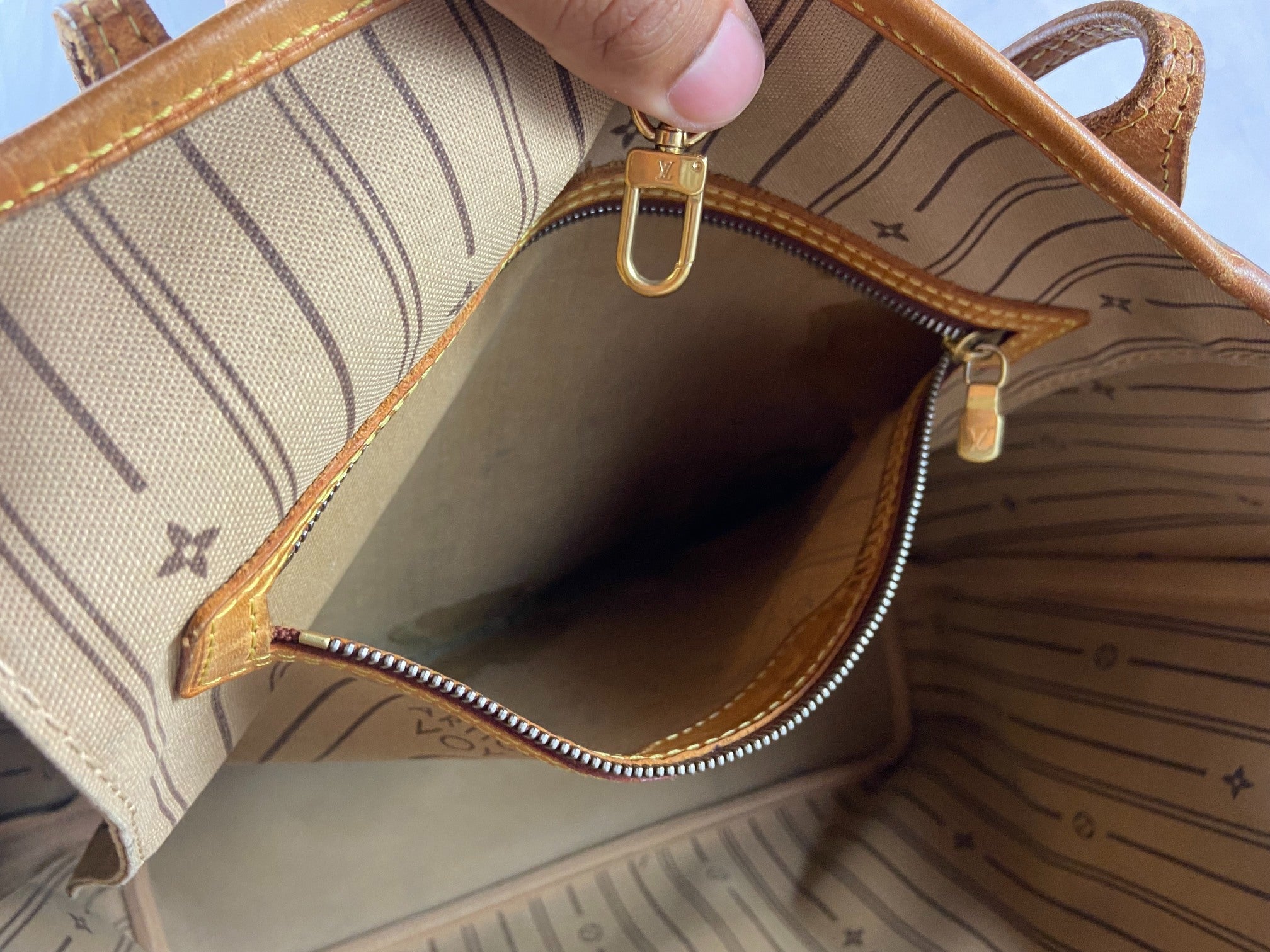 Louis Vuitton Neverfull MM Monogram Canvas