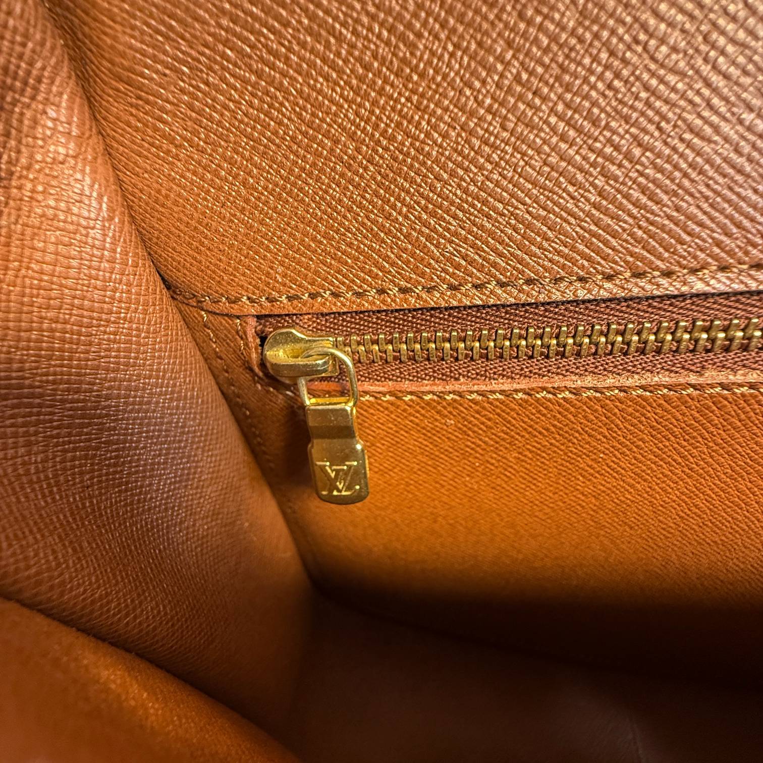 Louis Vuitton Saint Cloud GM Braun Monogram Canvas