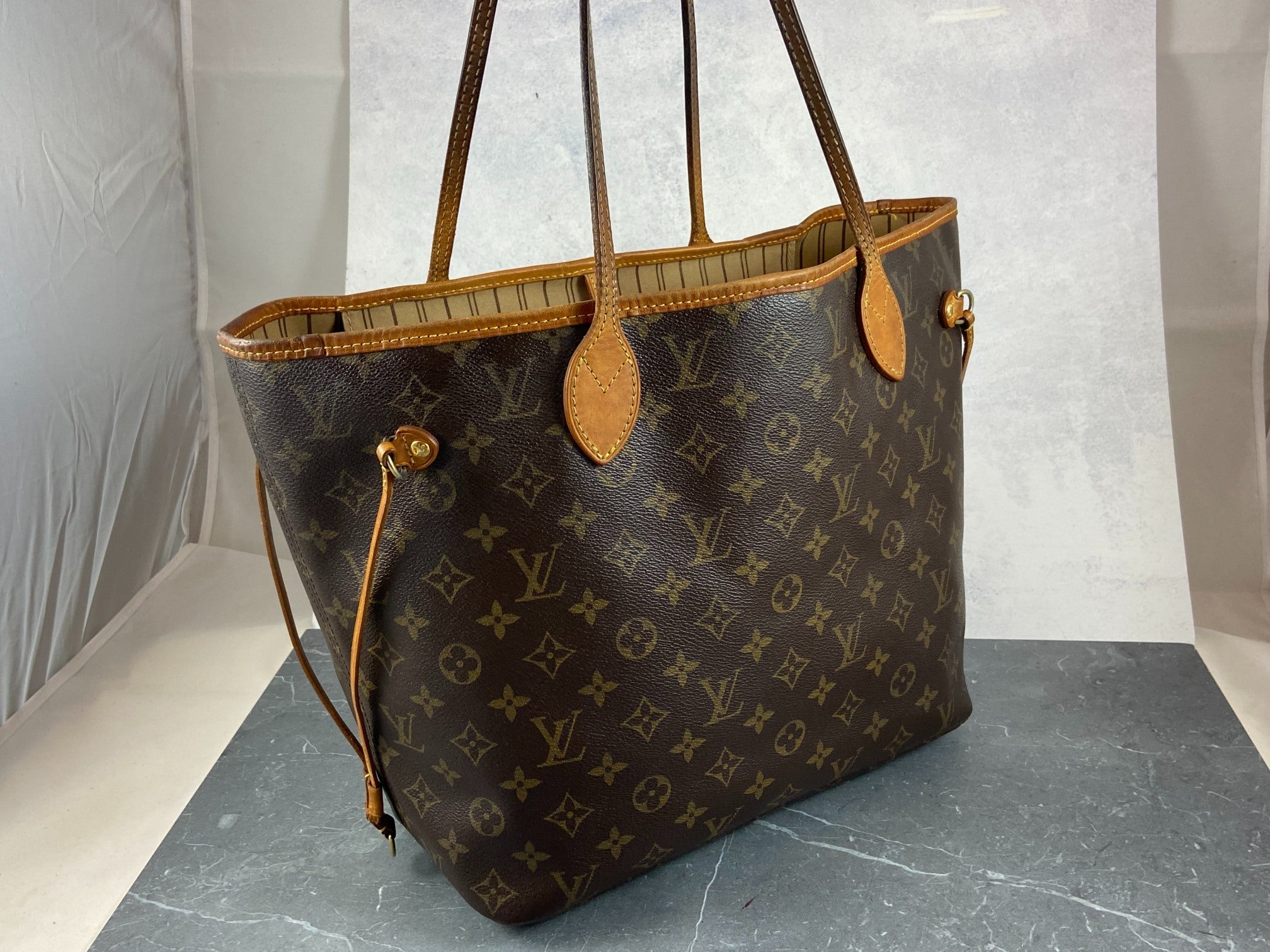 Louis Vuitton Neverfull MM Monogram Canvas