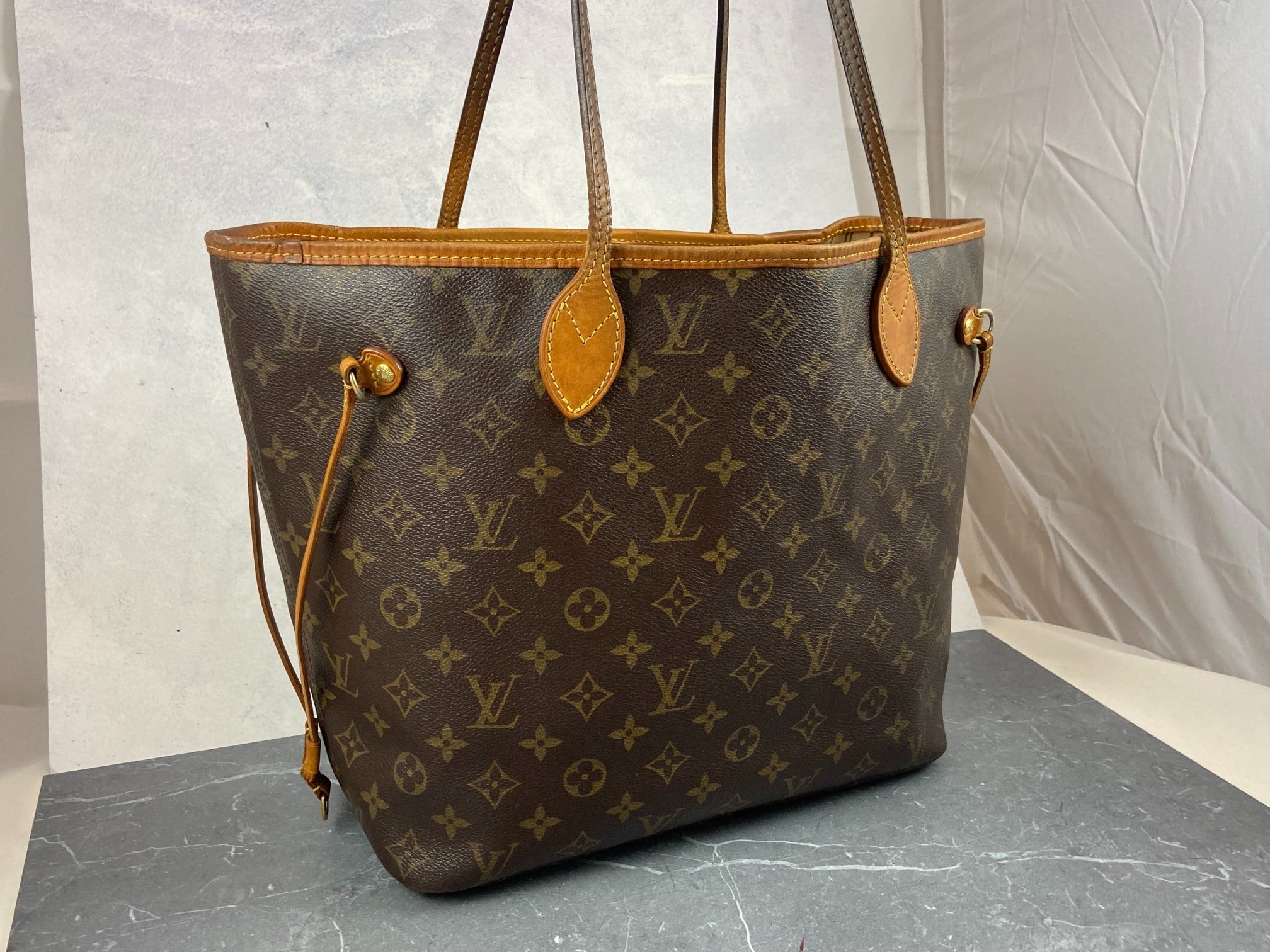 Louis Vuitton Neverfull MM Monogram Canvas