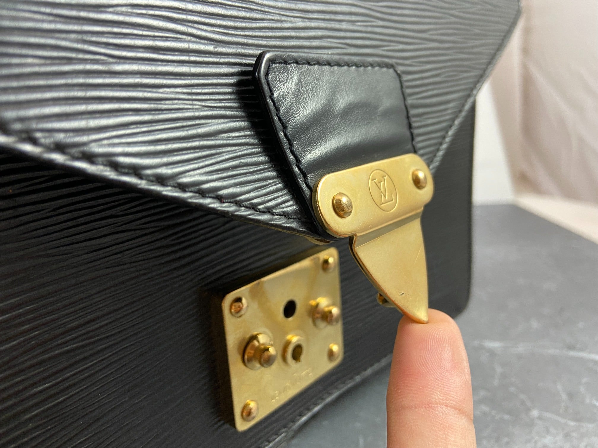 Louis Vuitton Monceau 28 Black Epi Leather