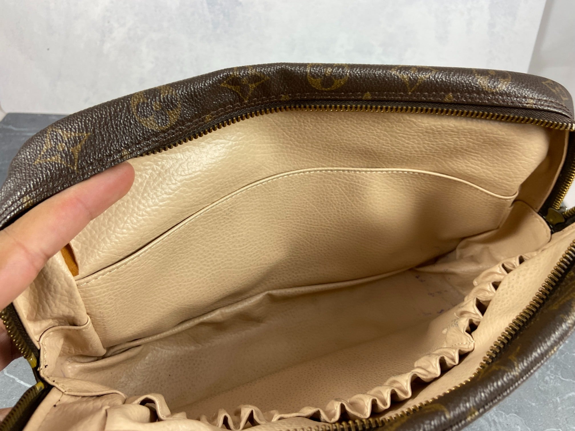 Louis Vuitton Trousse Toilette 28 Monogram Canvas