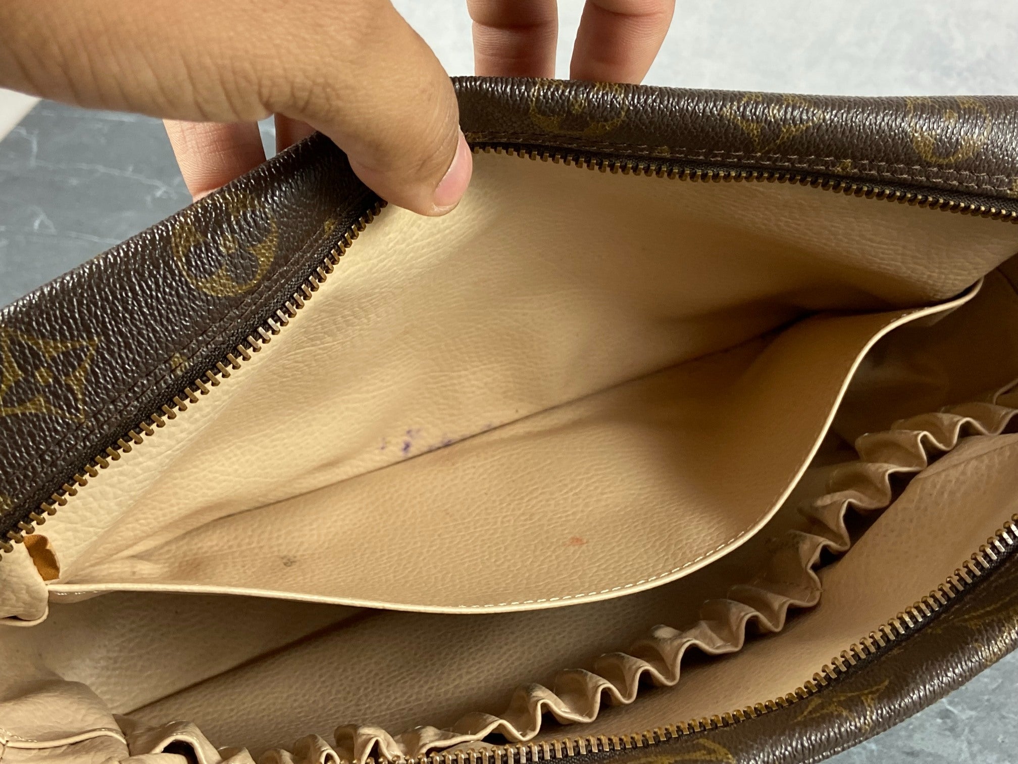 Louis Vuitton Trousse Toilette 28 Monogram Canvas