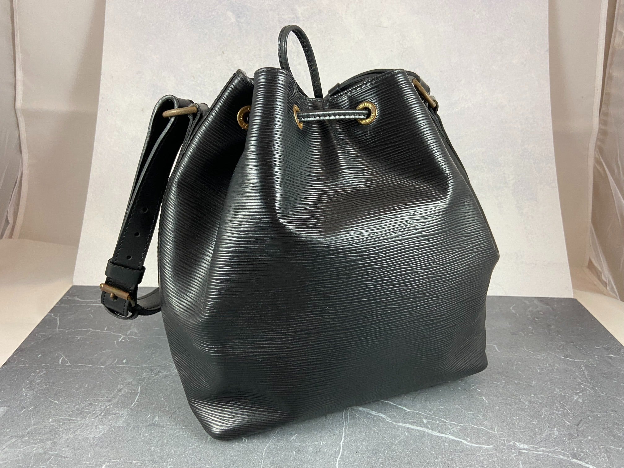 Louis Vuitton Sac Noé Petit Black Epi Leather
