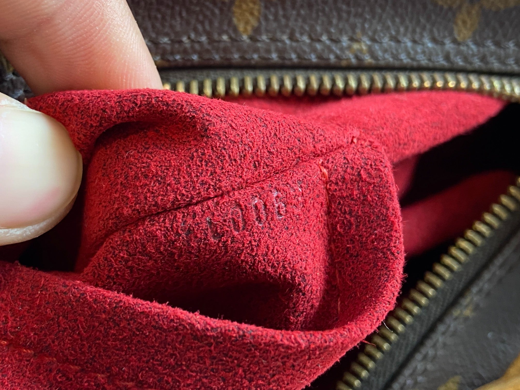 Louis Vuitton Croissant MM Hobo Bag Monogram Canvas