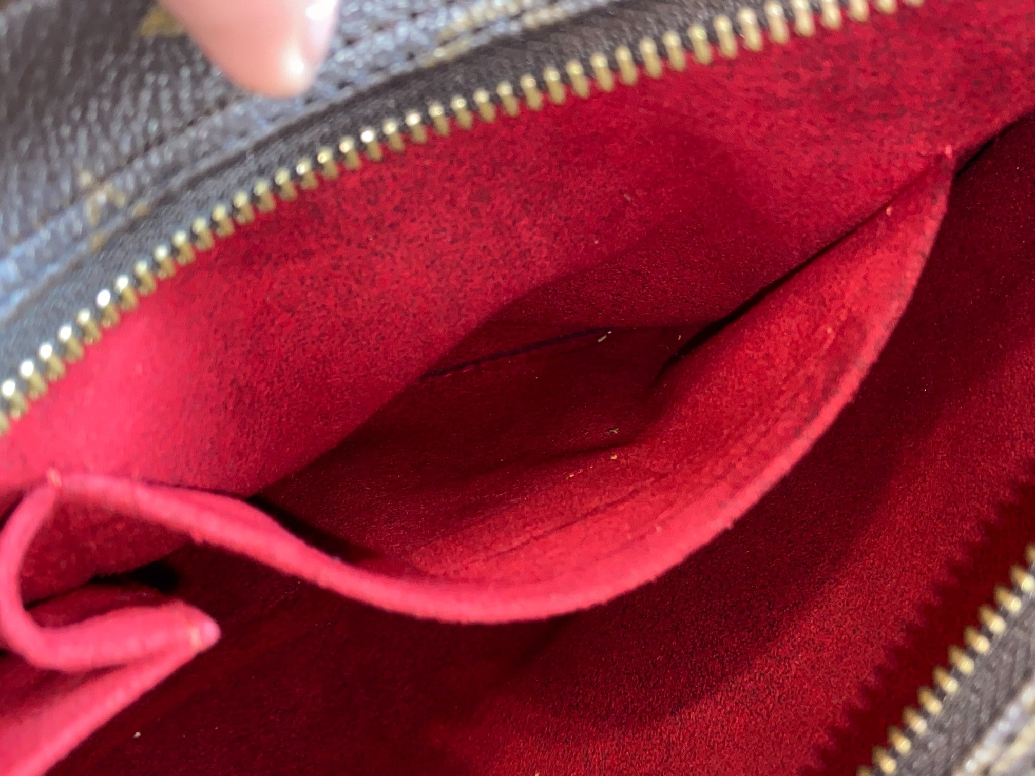 Louis Vuitton Croissant MM Hobo Bag Monogram Canvas