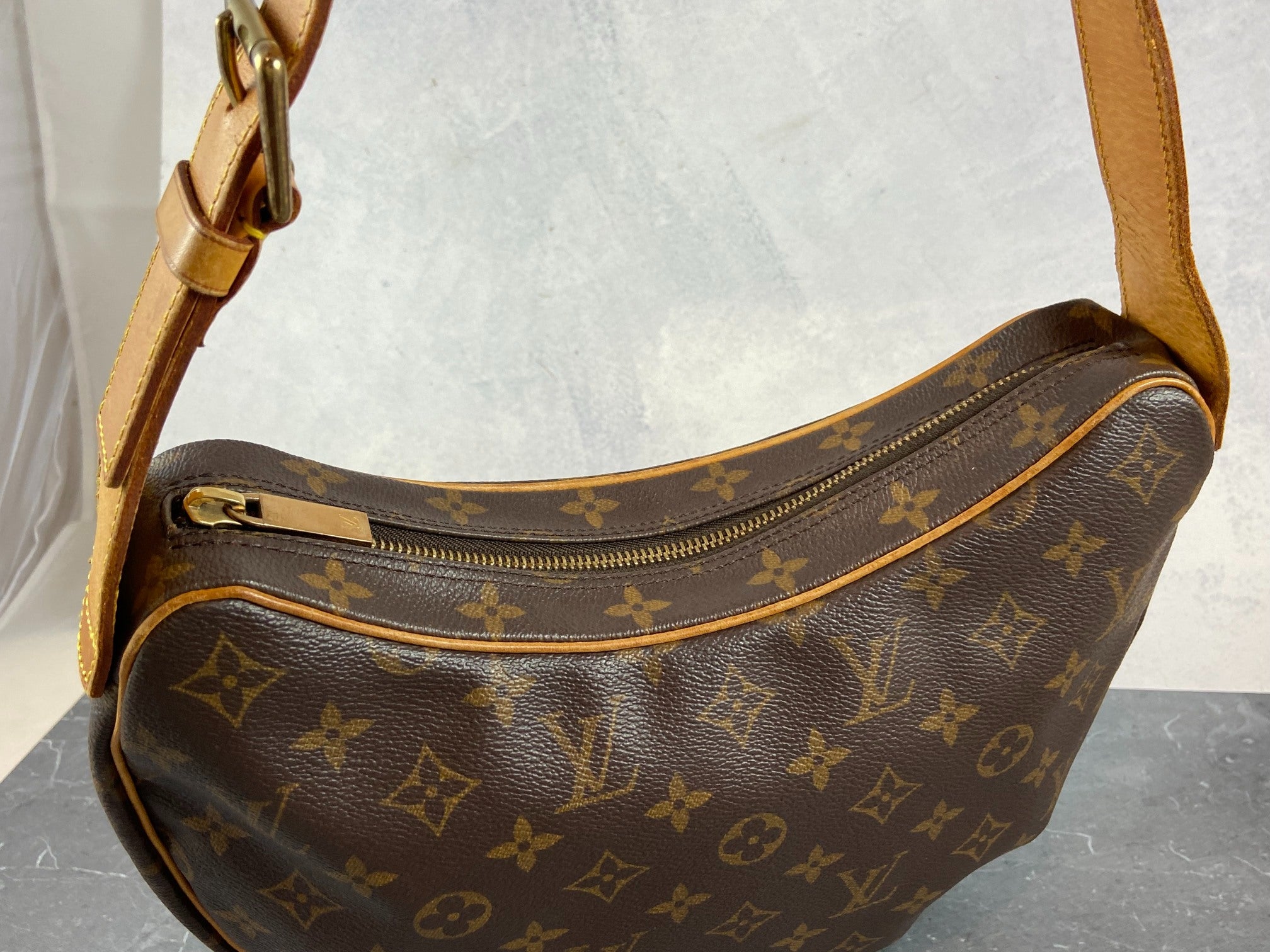 Louis Vuitton Croissant MM Hobo Bag Monogram Canvas
