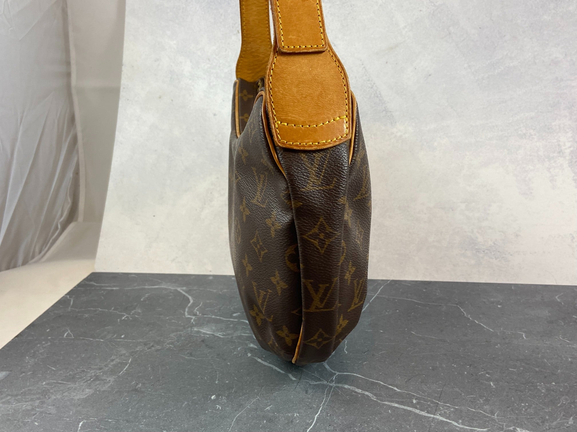 Louis Vuitton Croissant MM Hobo Bag Monogram Canvas