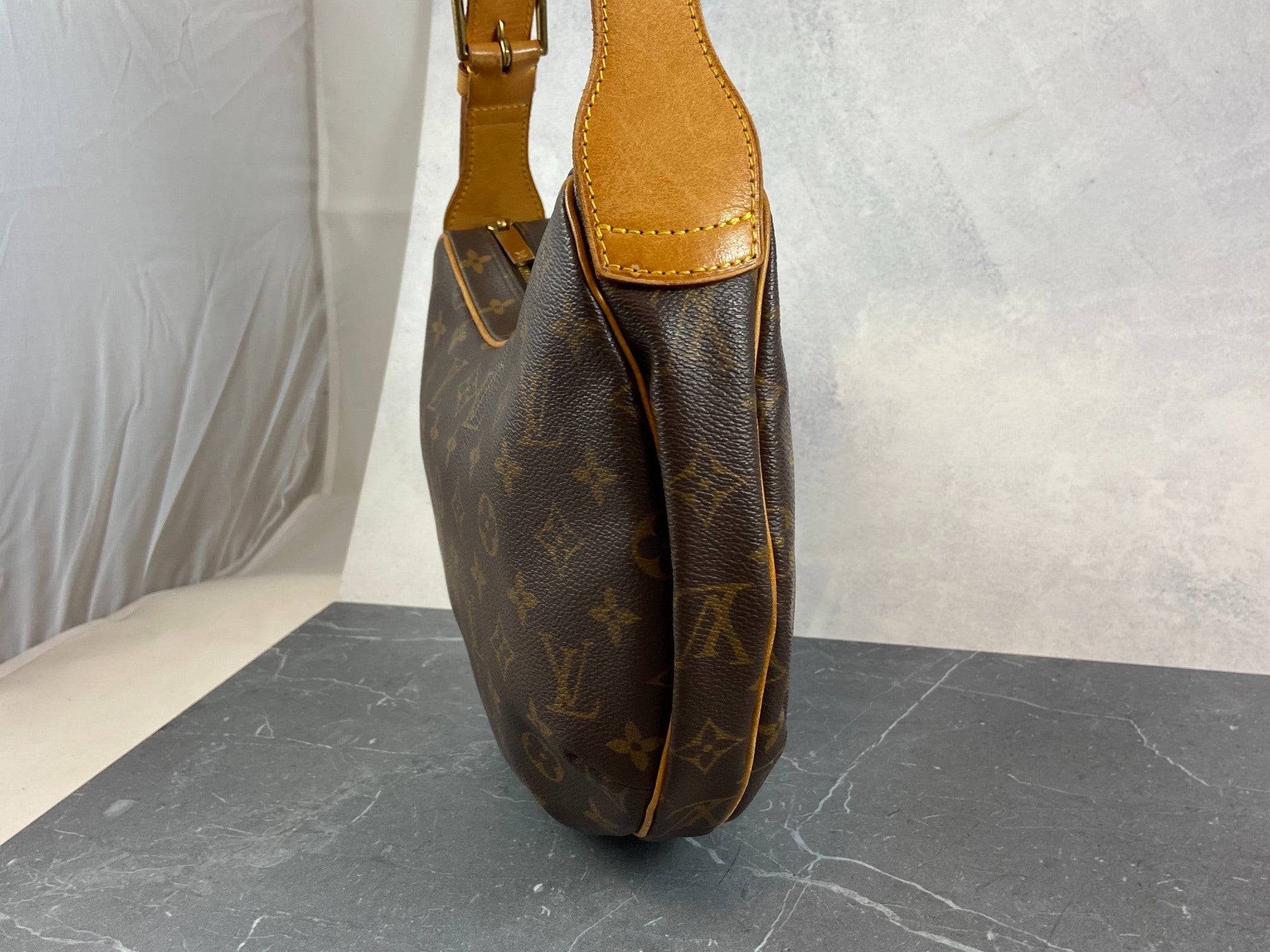 Louis Vuitton Croissant MM Hobo Bag Monogram Canvas