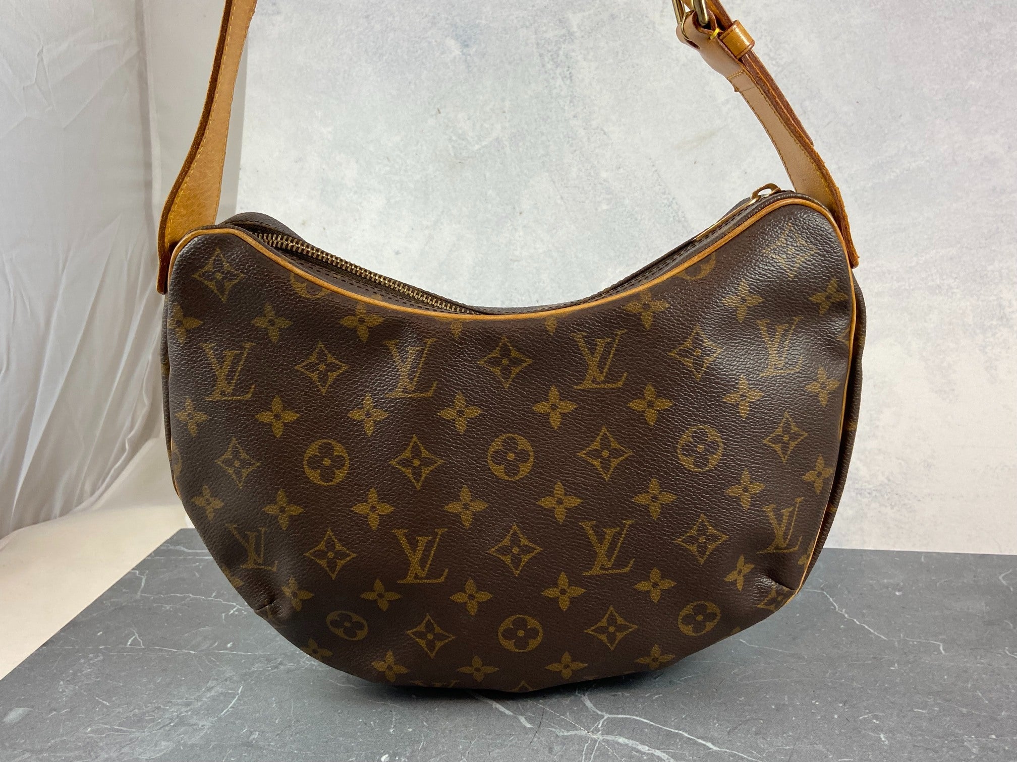 Louis Vuitton Croissant MM Hobo Bag Monogram Canvas