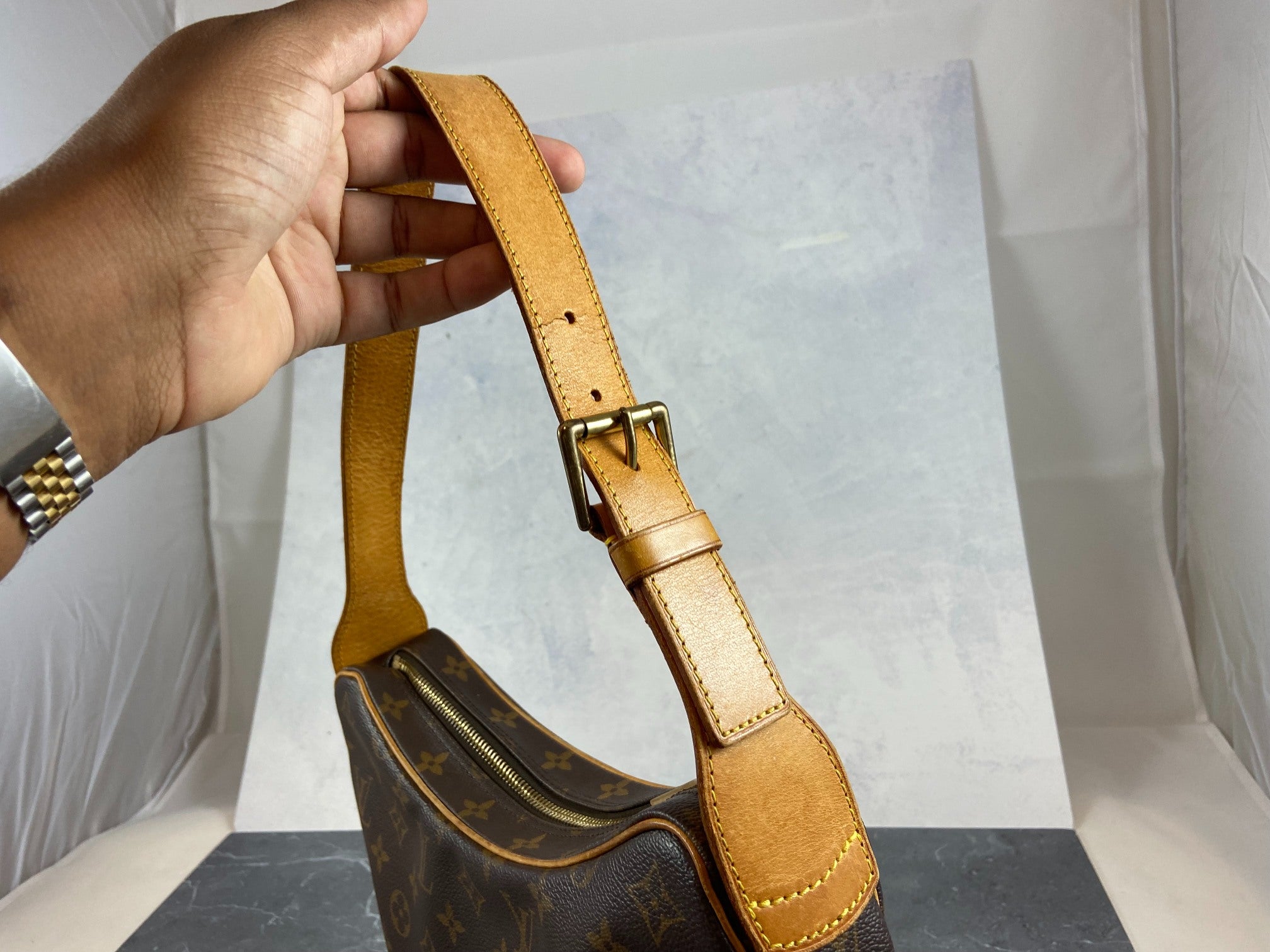 Louis Vuitton Croissant MM Hobo Bag Monogram Canvas