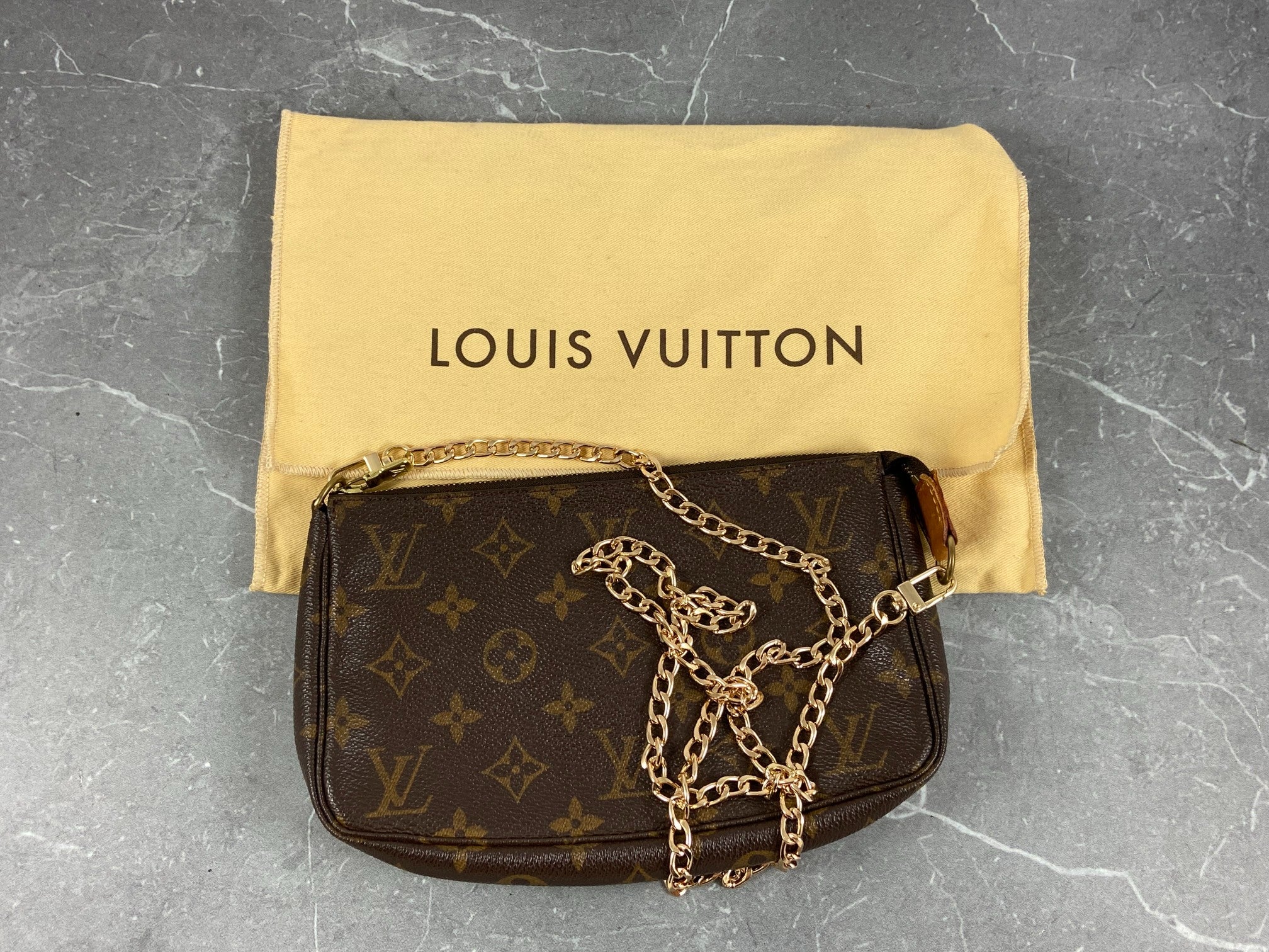 Louis Vuitton Pochette Accessoires Monogram Canvas incl. Dustbag