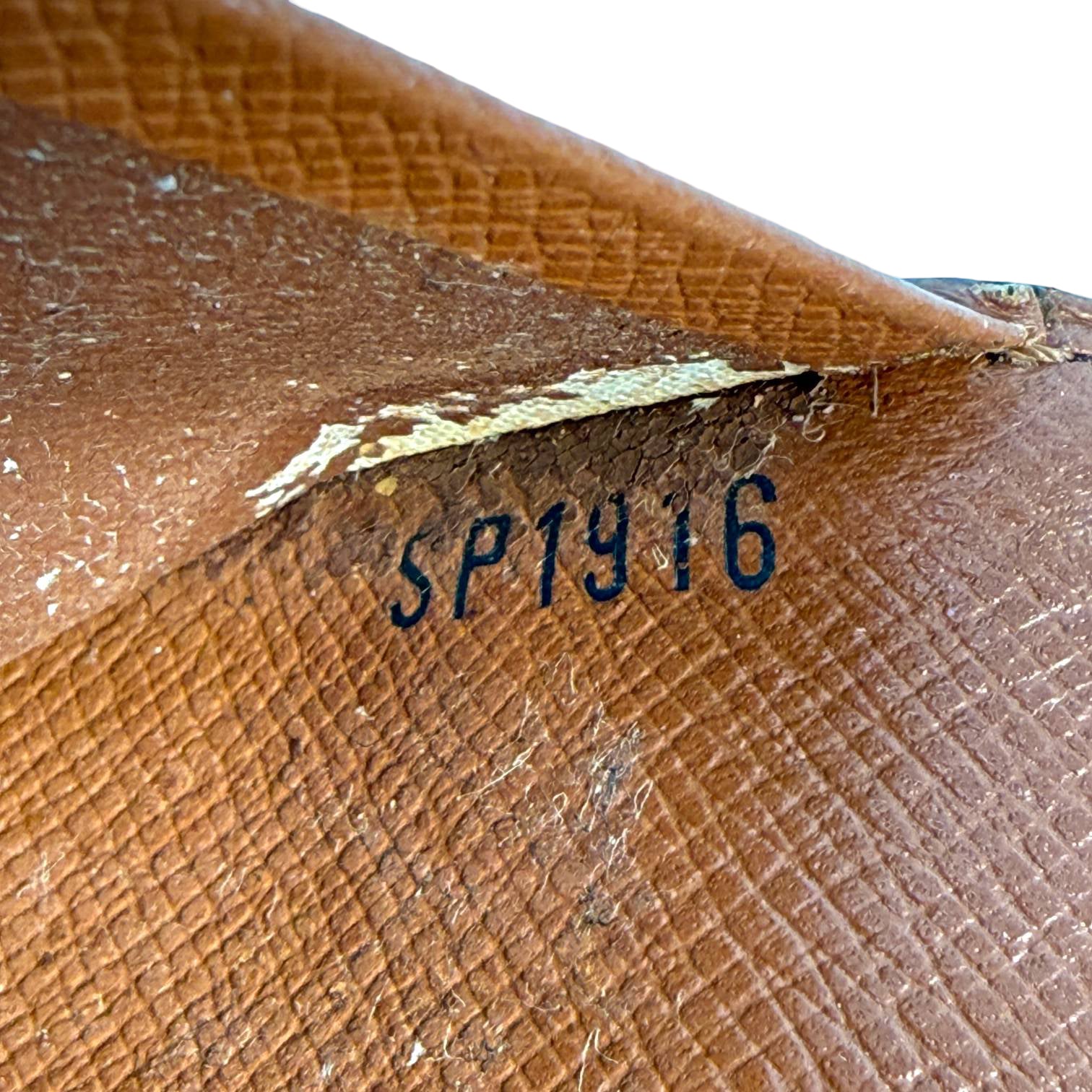 Louis Vuitton Agenda MM Braun Monogram Canvas