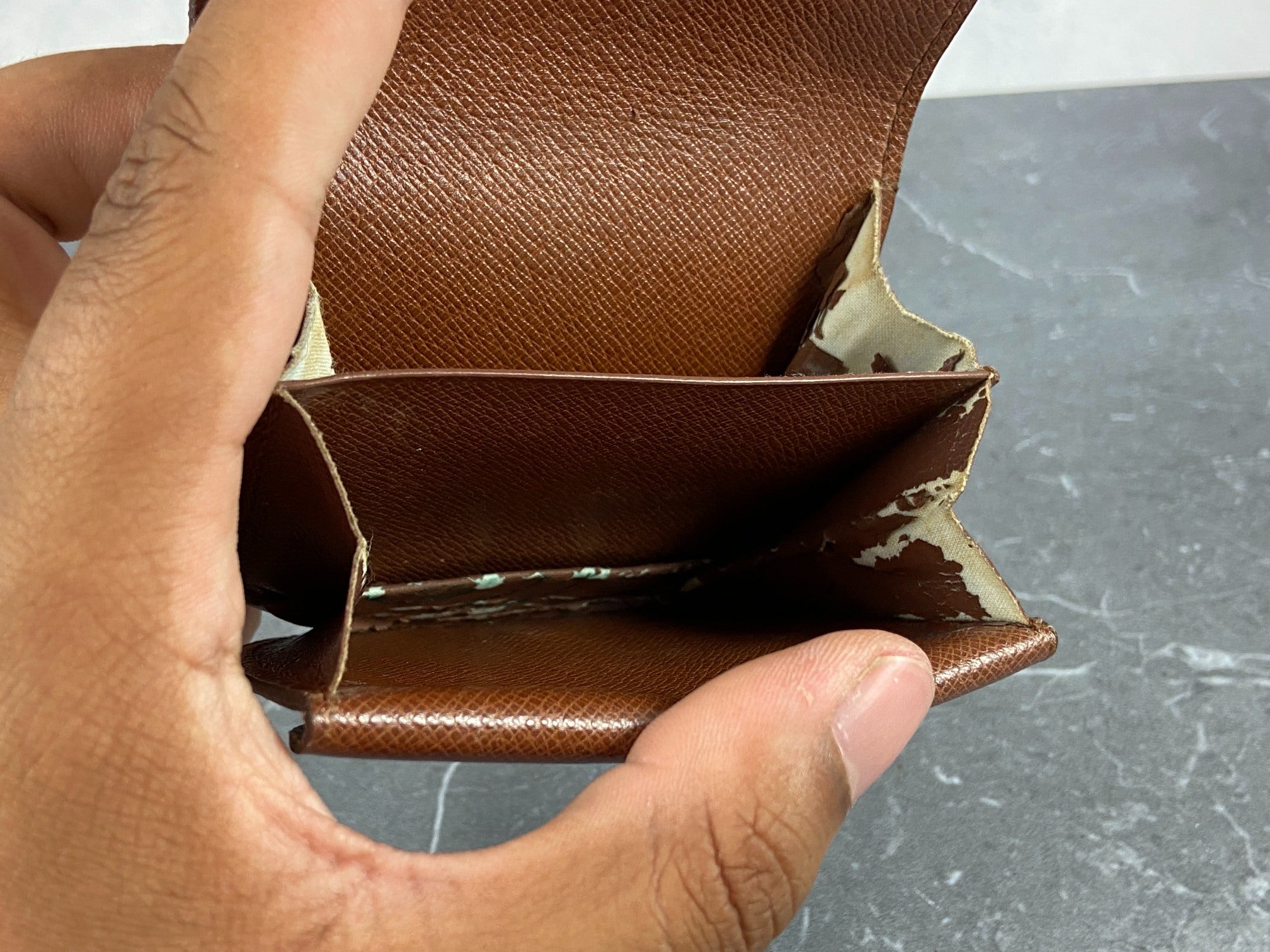 Louis Vuitton Coin Portemonnaie Gousset Monogram Canvas