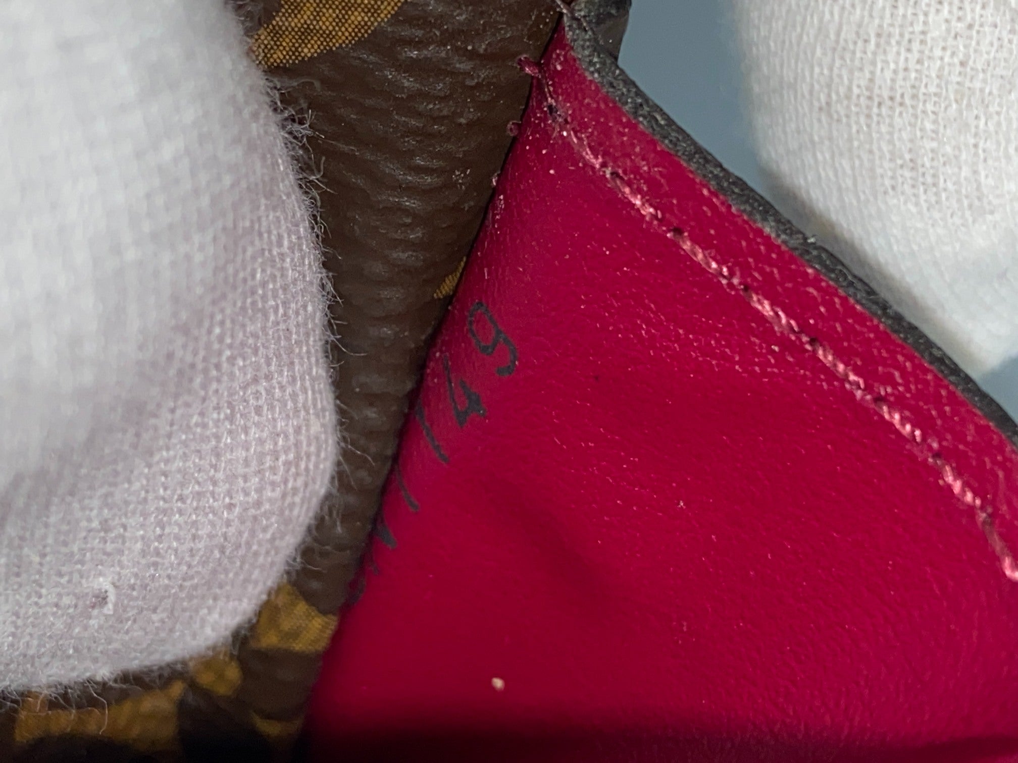 Louis Vuitton Sarah Wallet Monogram Canvas