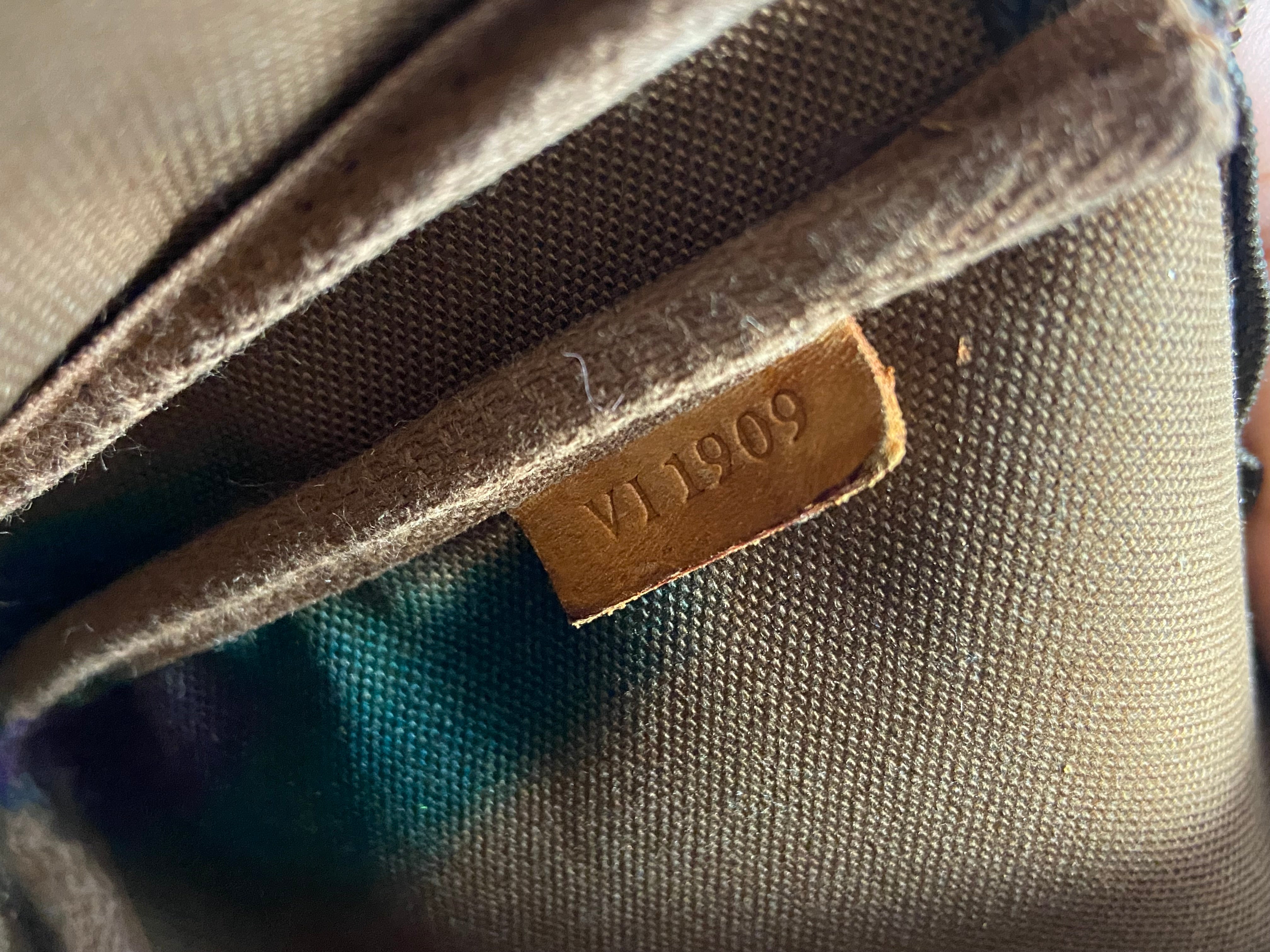 Louis Vuitton Pochette Accessoires Monogram Canvas