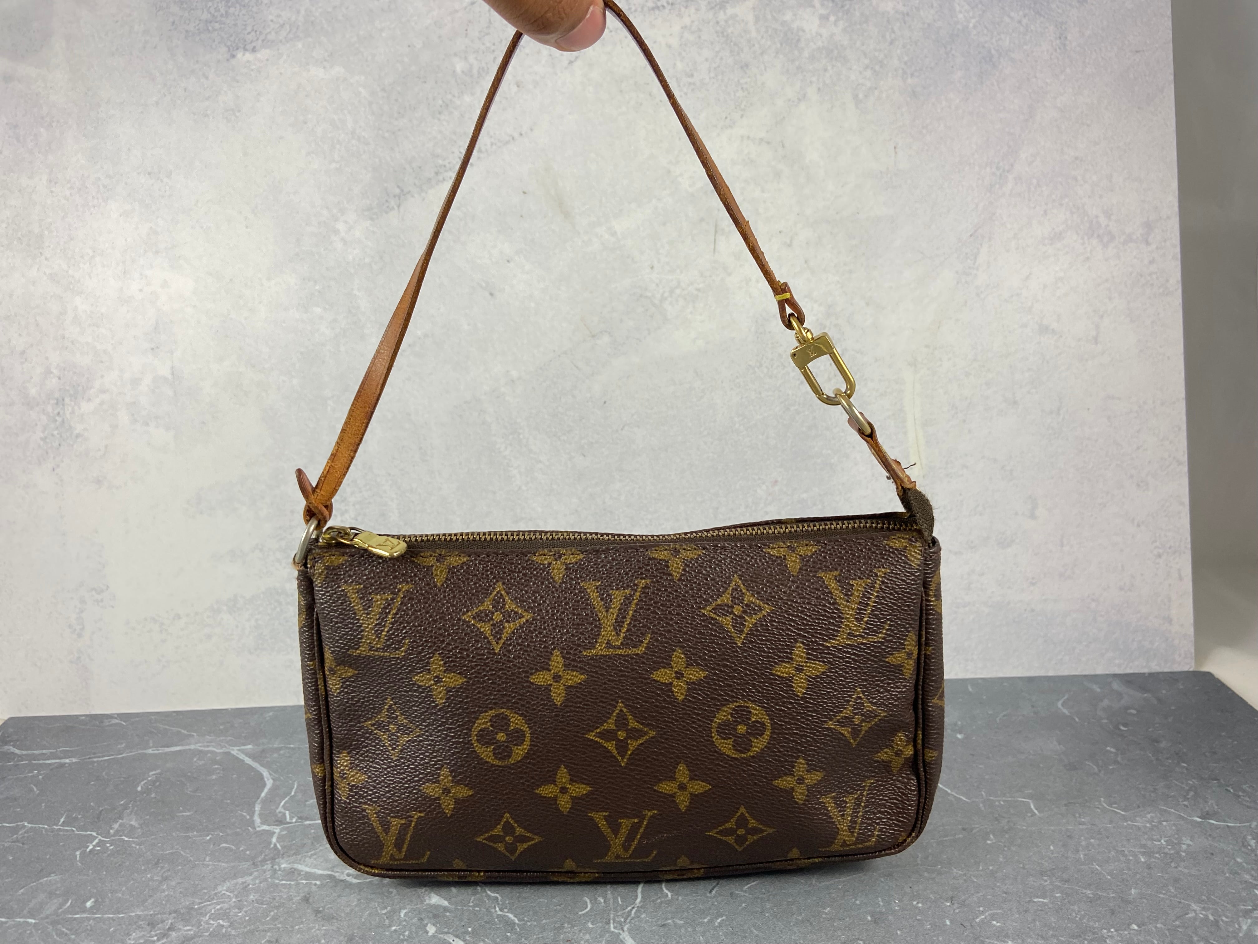 Louis Vuitton Pochette Accessoires Monogram Canvas