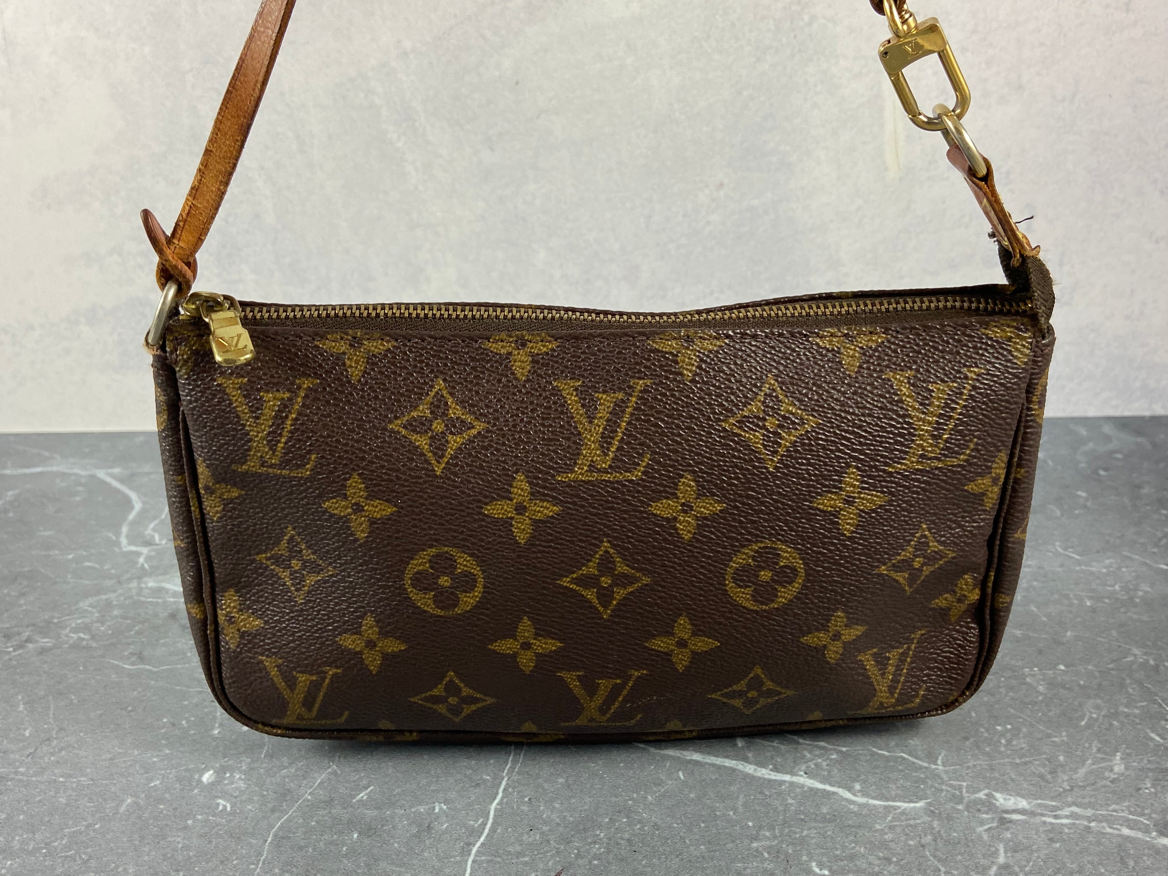 Louis Vuitton Pochette Accessoires Monogram Canvas