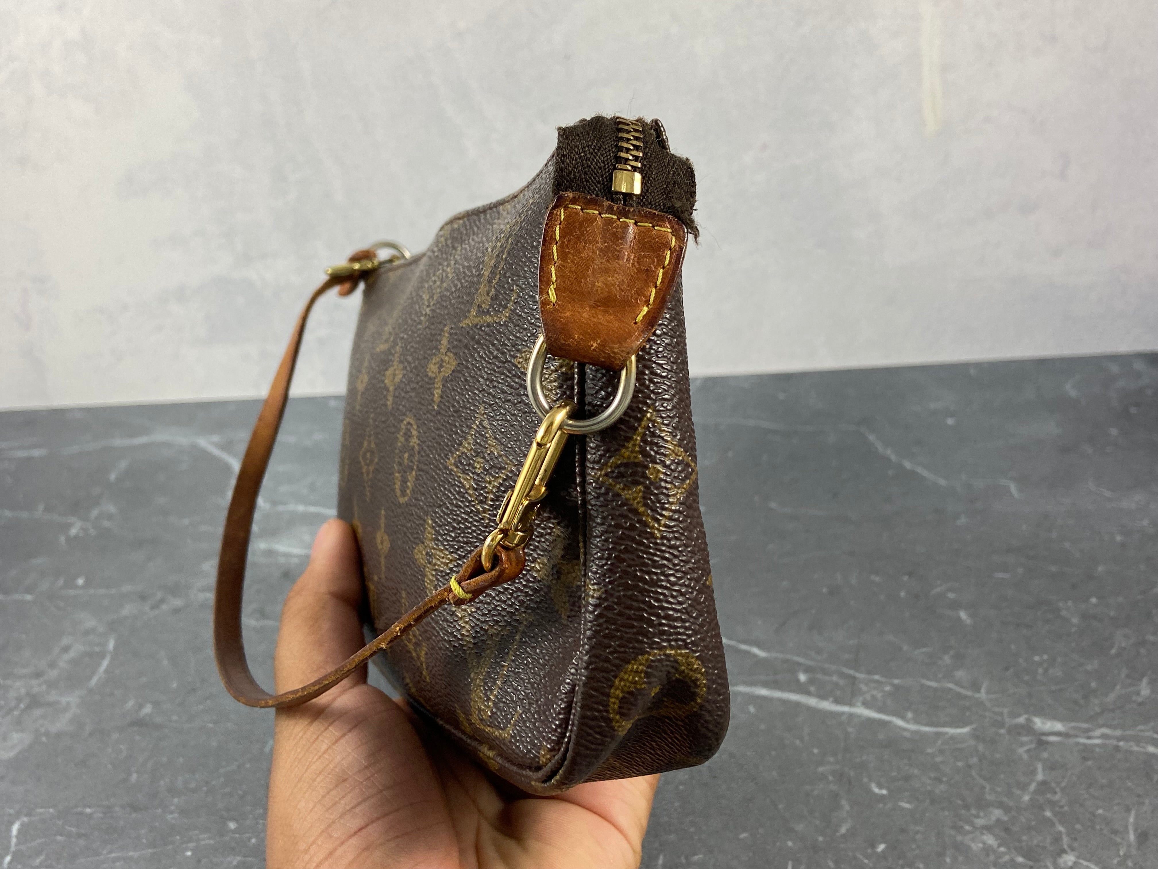 Louis Vuitton Pochette Accessoires Monogram Canvas