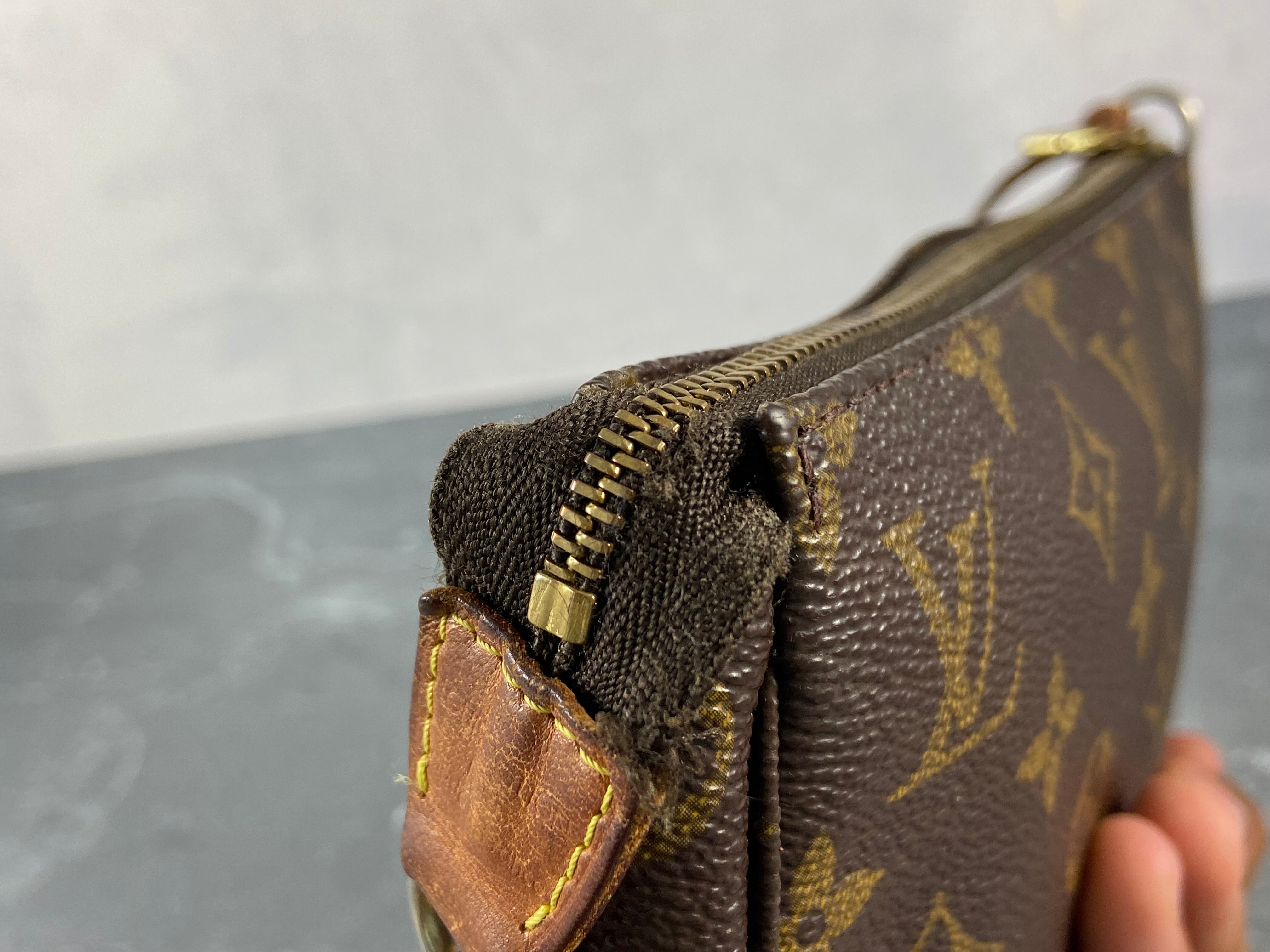 Louis Vuitton Pochette Accessoires Monogram Canvas