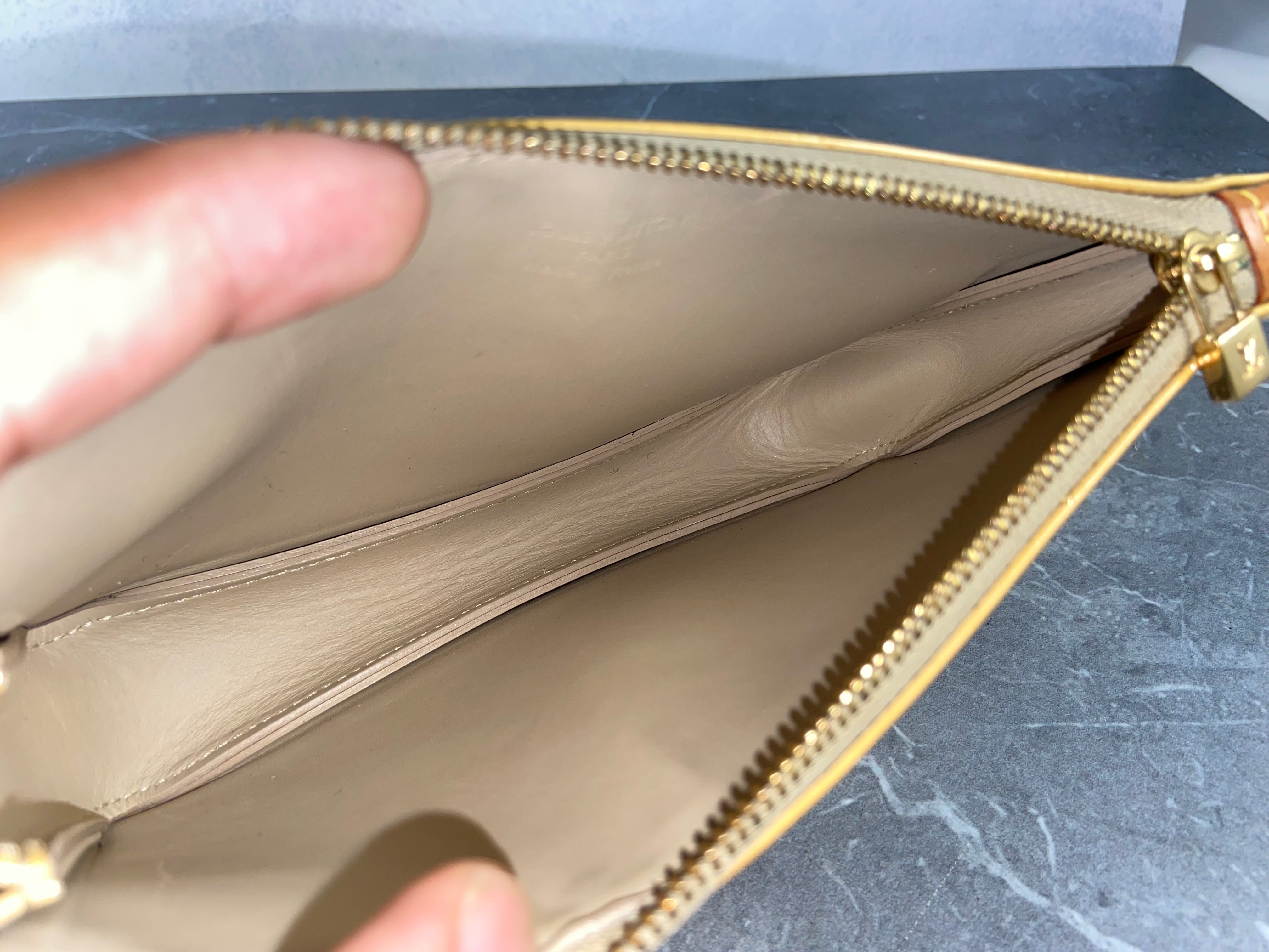 Louis Vuitton Pochette Lexington Yellow Vernis Monogram Leather