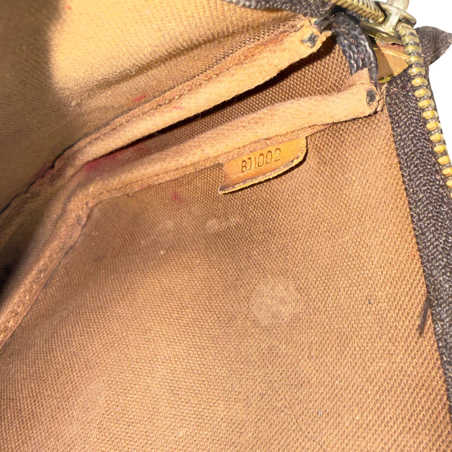 Louis Vuitton Pochette Accessoires Braun Monogram Canvas