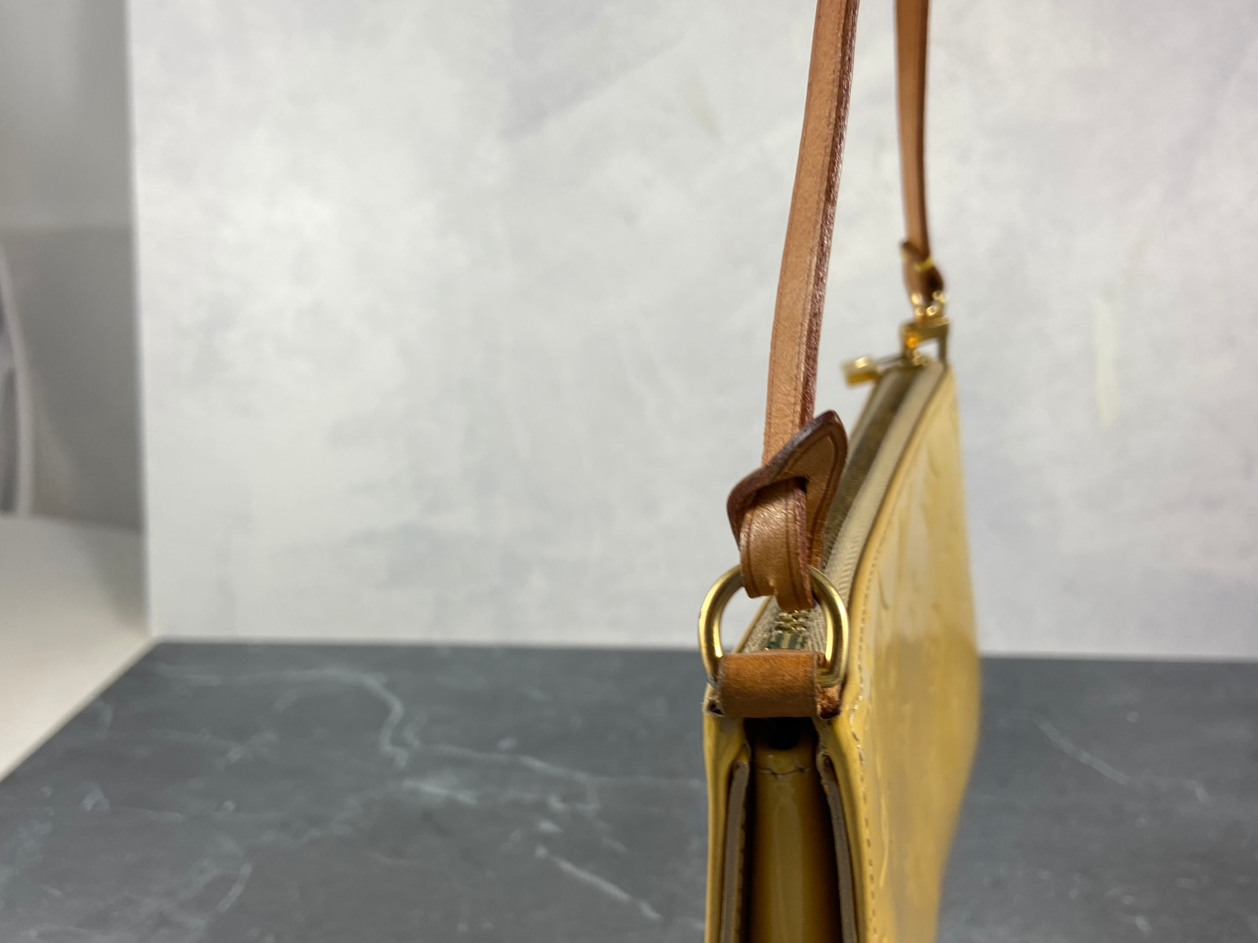 Louis Vuitton Pochette Lexington Yellow Vernis Monogram Leather