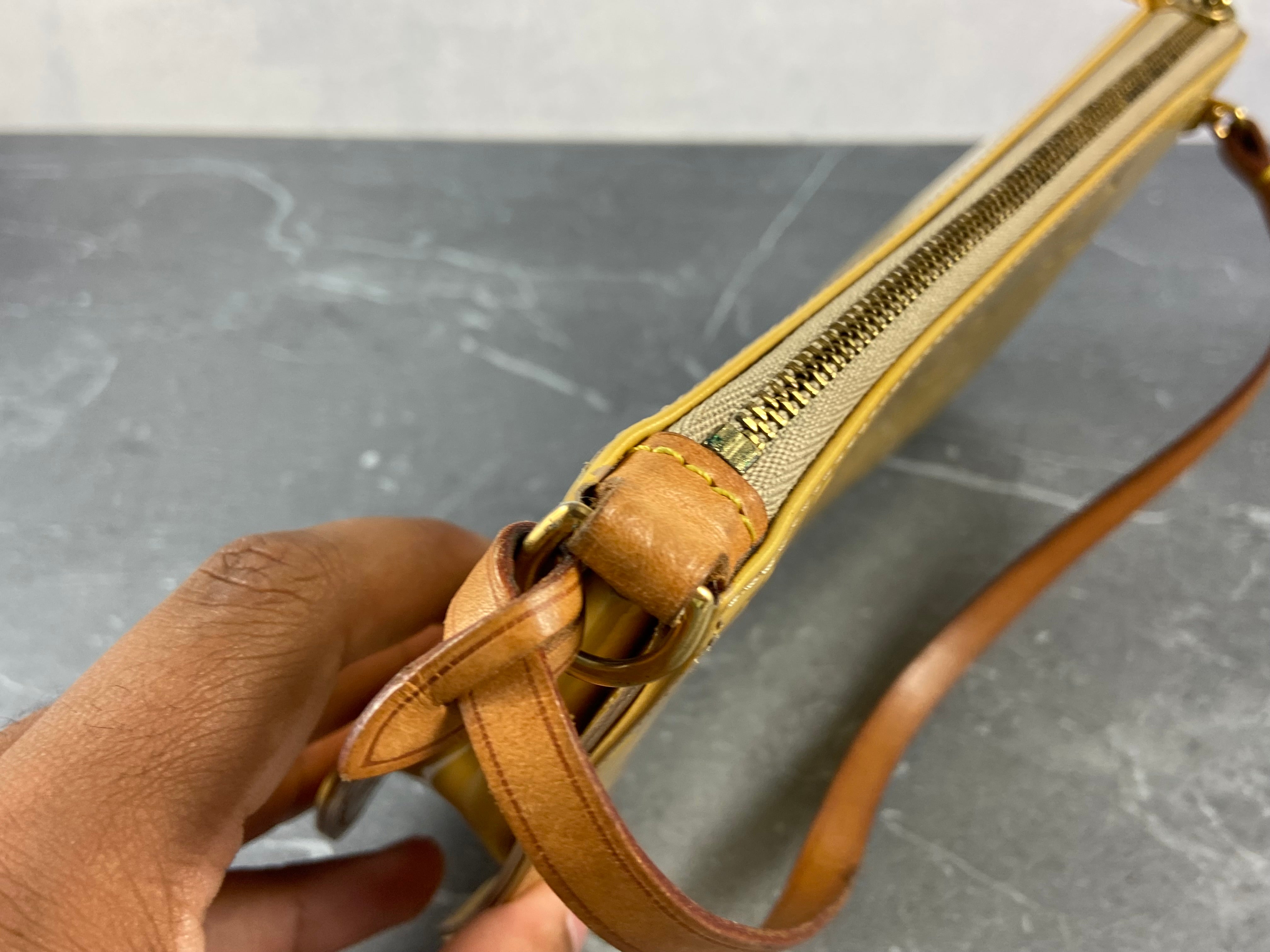 Louis Vuitton Pochette Lexington Yellow Vernis Monogram Leather