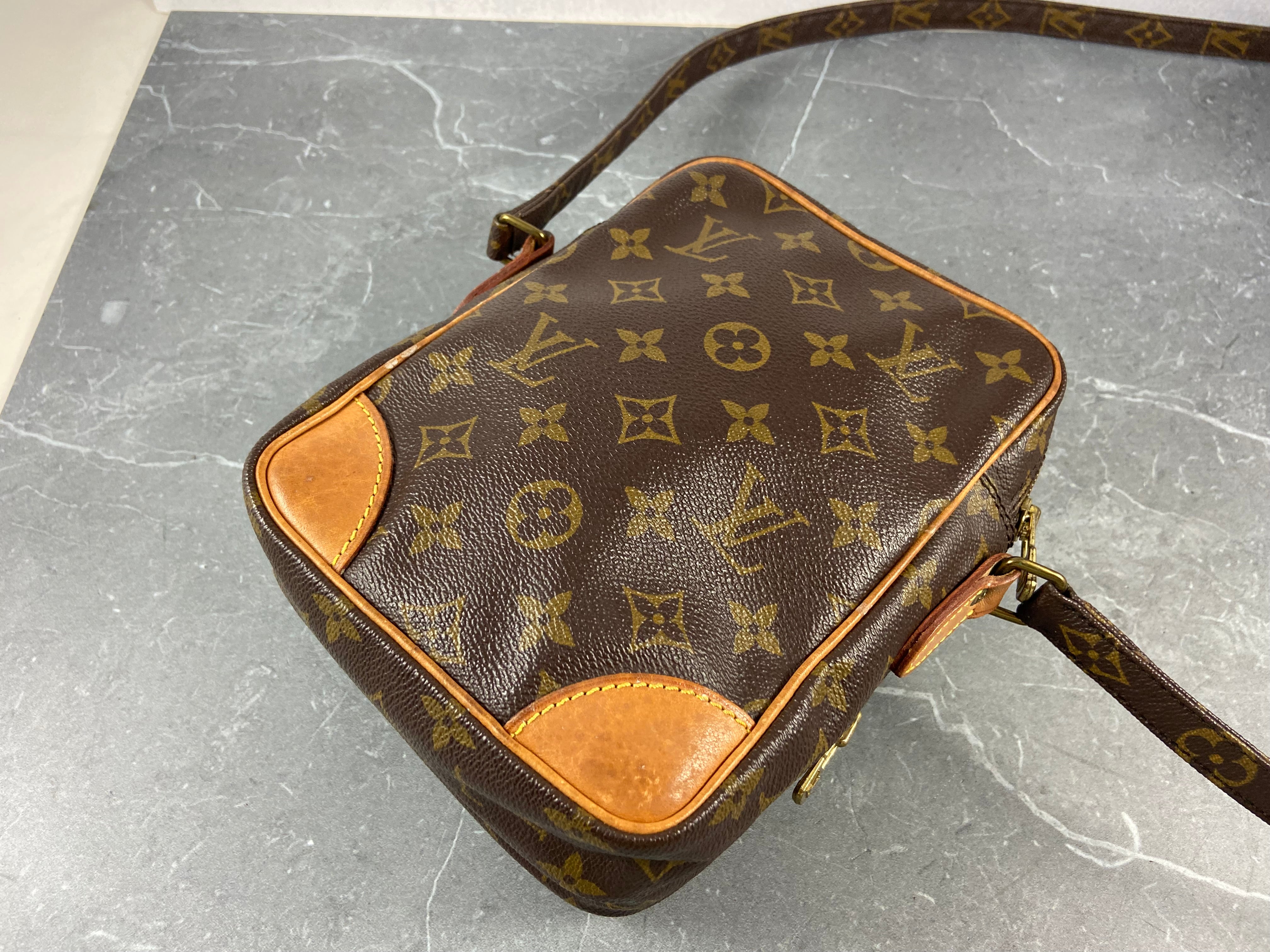 Louis Vuitton Amazone Shoulder Bag Monogram Canvas