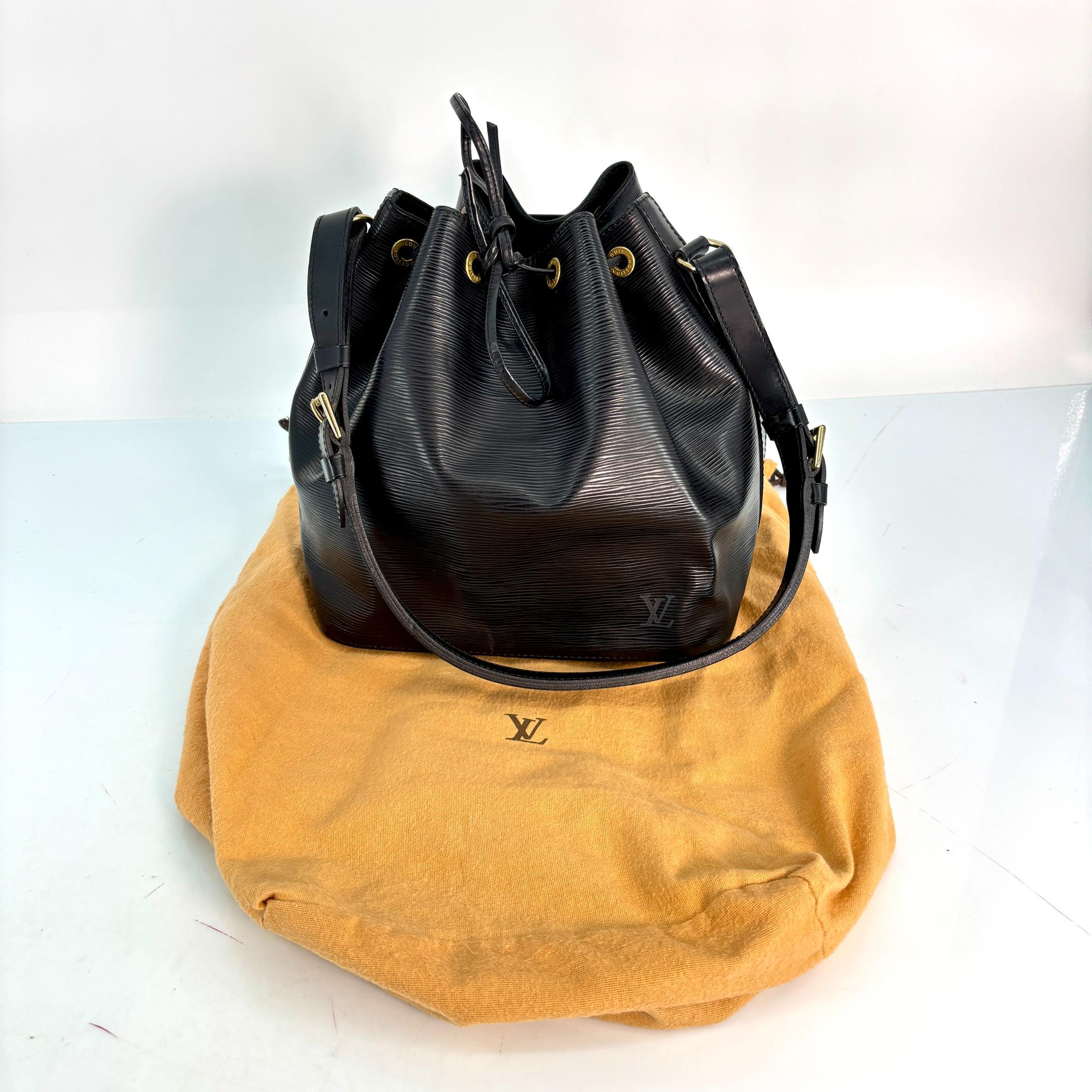 Louis Vuitton Sac Noé Petit Black Epi Leather