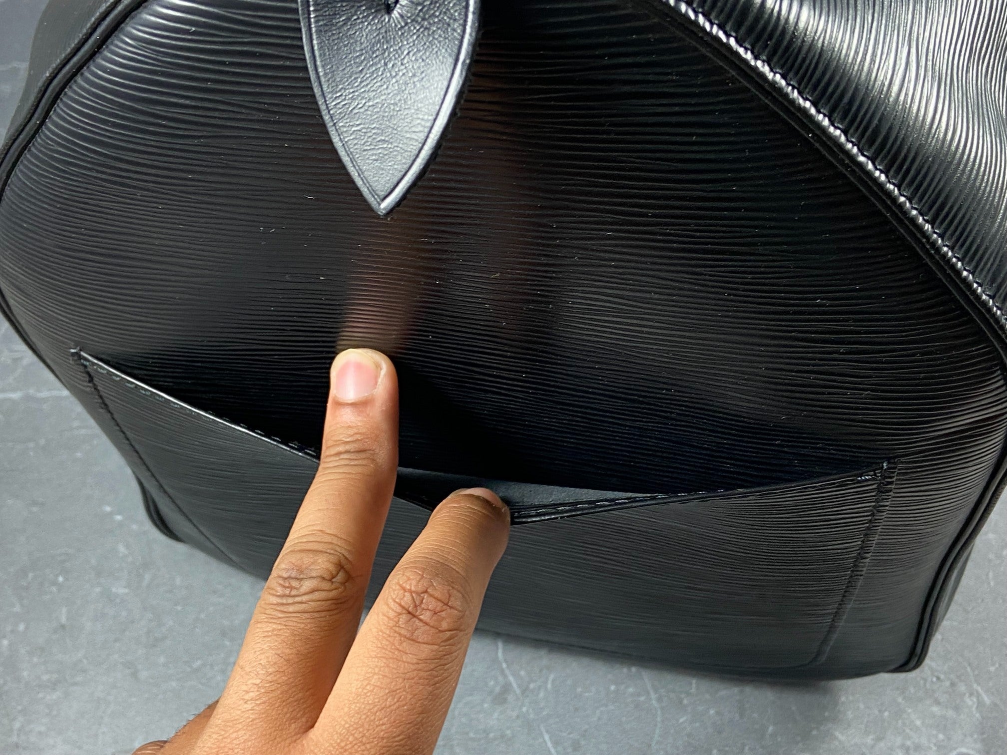 Louis Vuitton Keepall 55 Black Epi Leather