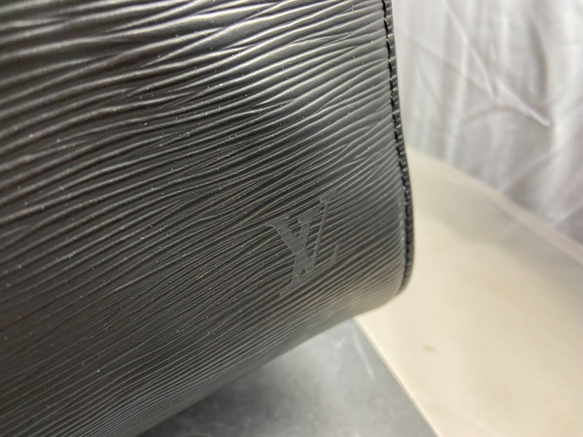 Louis Vuitton Keepall 55 Black Epi Leather