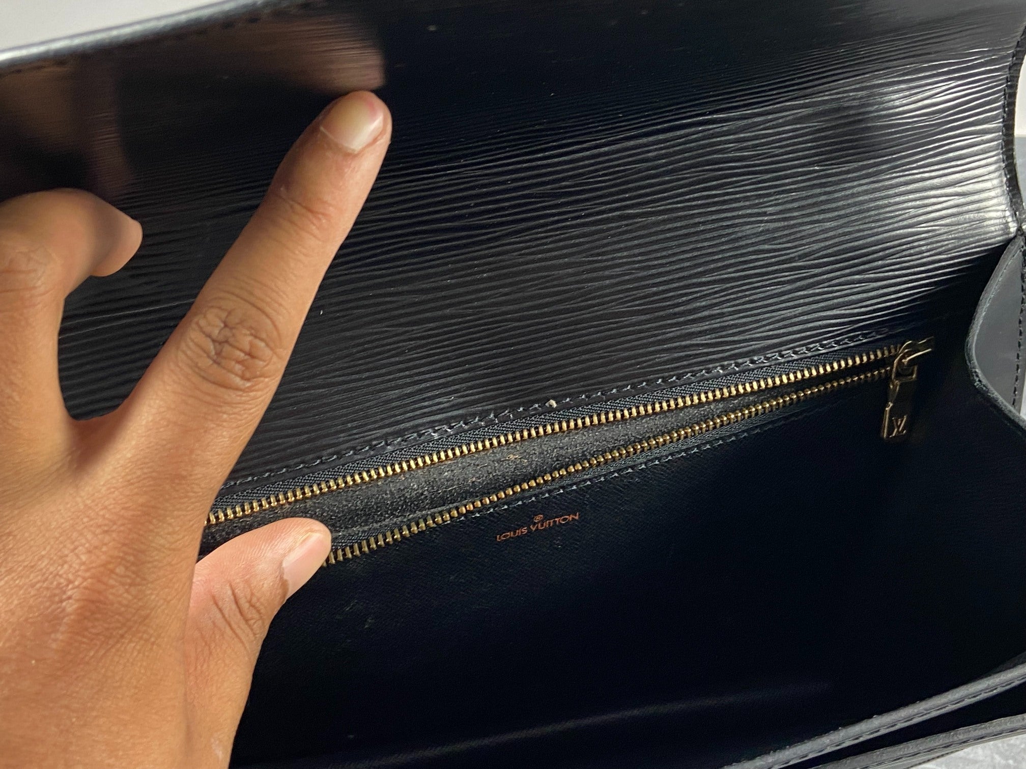 Louis Vuitton Monceau 28 Black Epi Leather