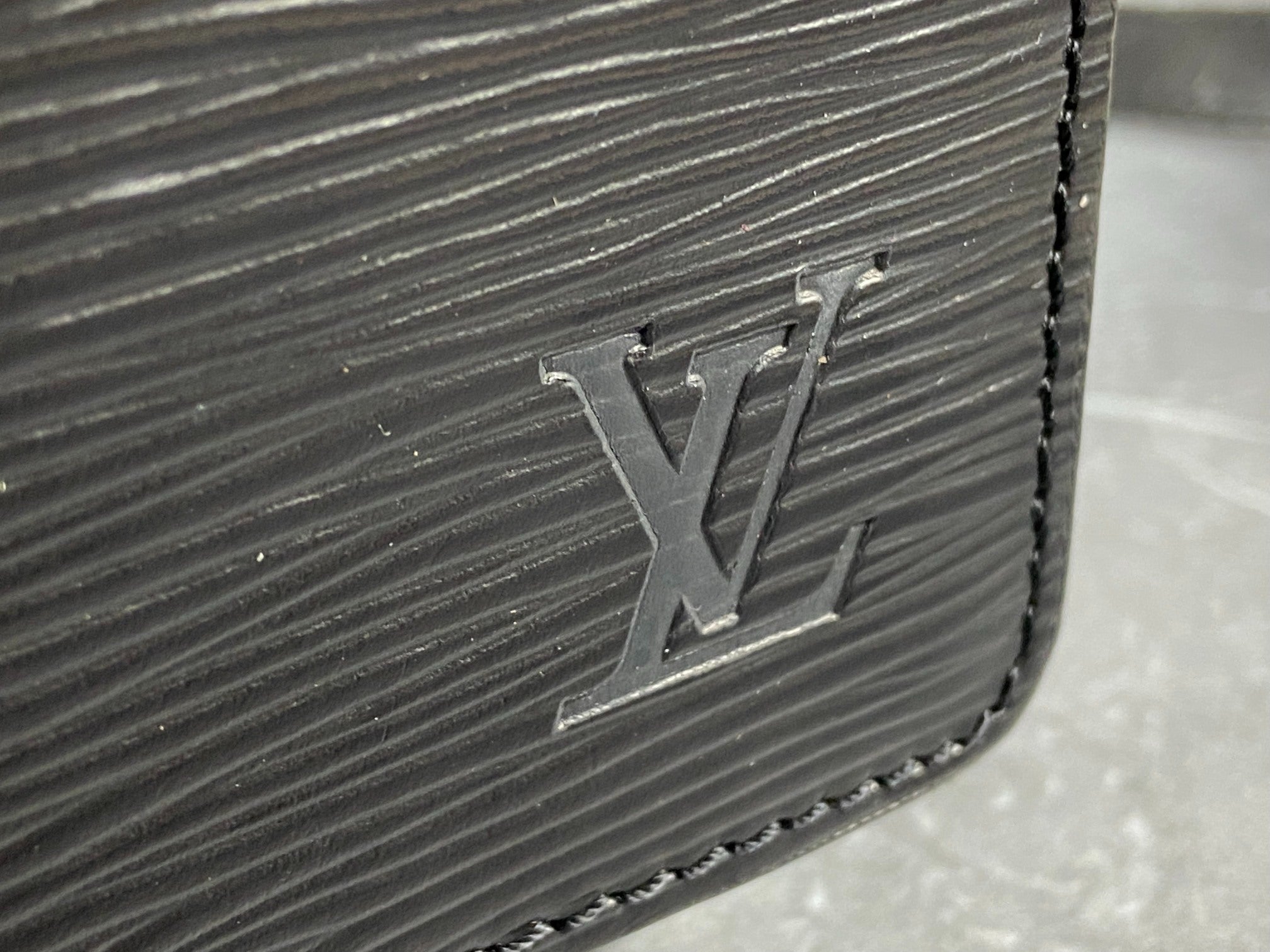 Louis Vuitton Monceau 28 Black Epi Leather