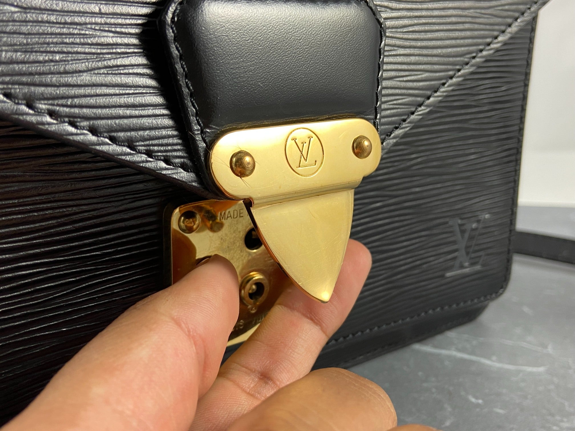 Louis Vuitton Monceau 28 Black Epi Leather