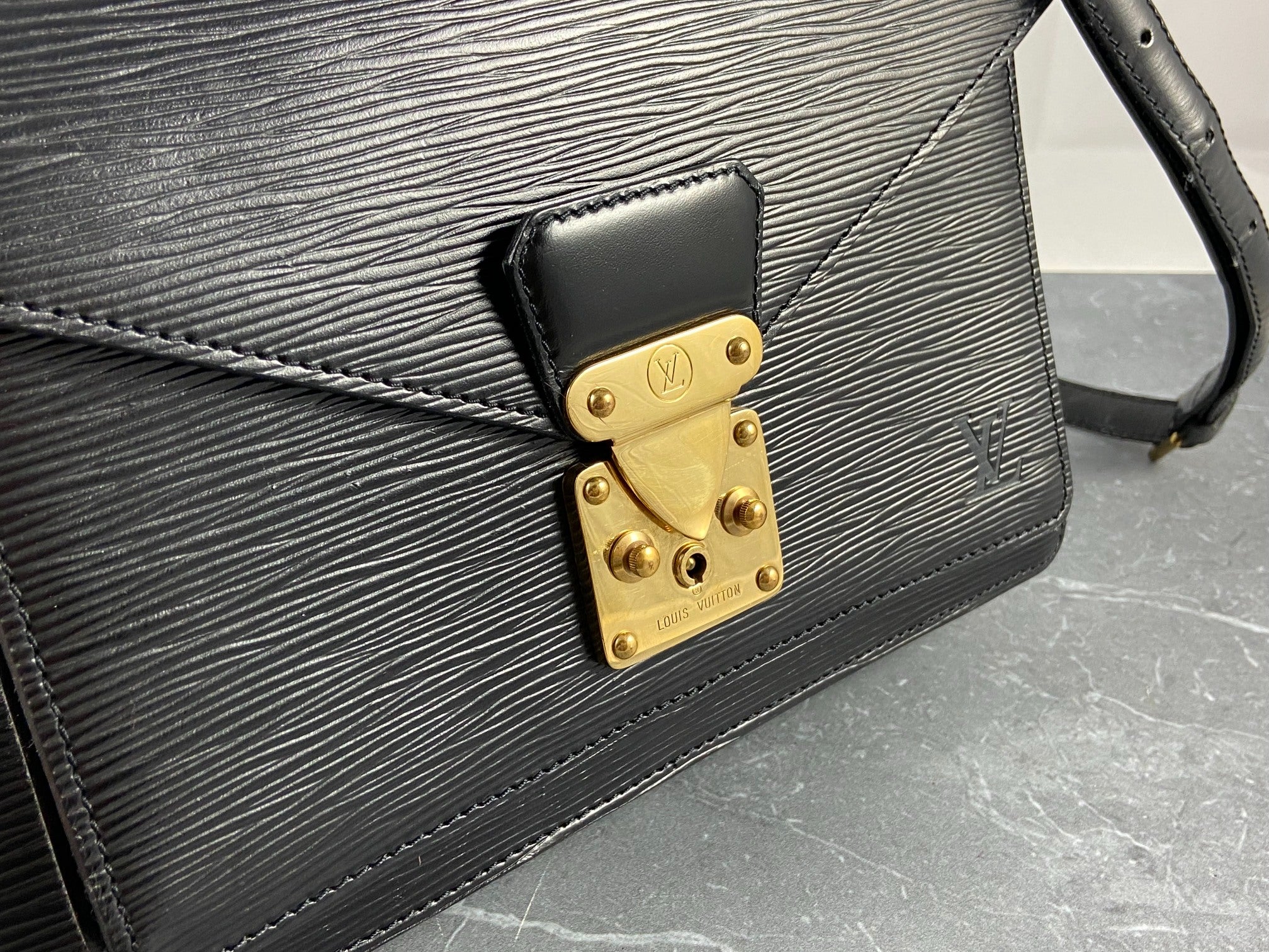 Louis Vuitton Monceau 28 Black Epi Leather