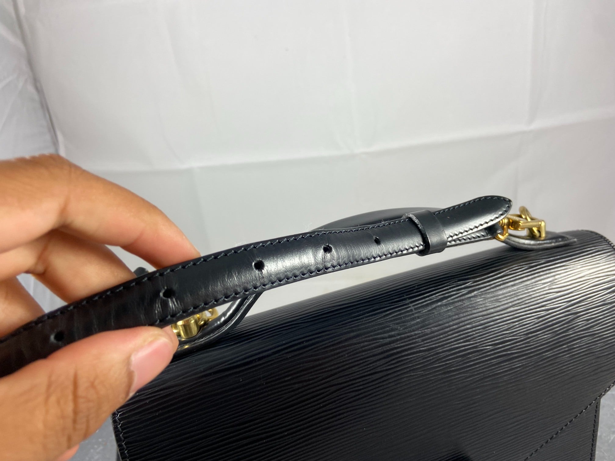 Louis Vuitton Monceau 28 Black Epi Leather