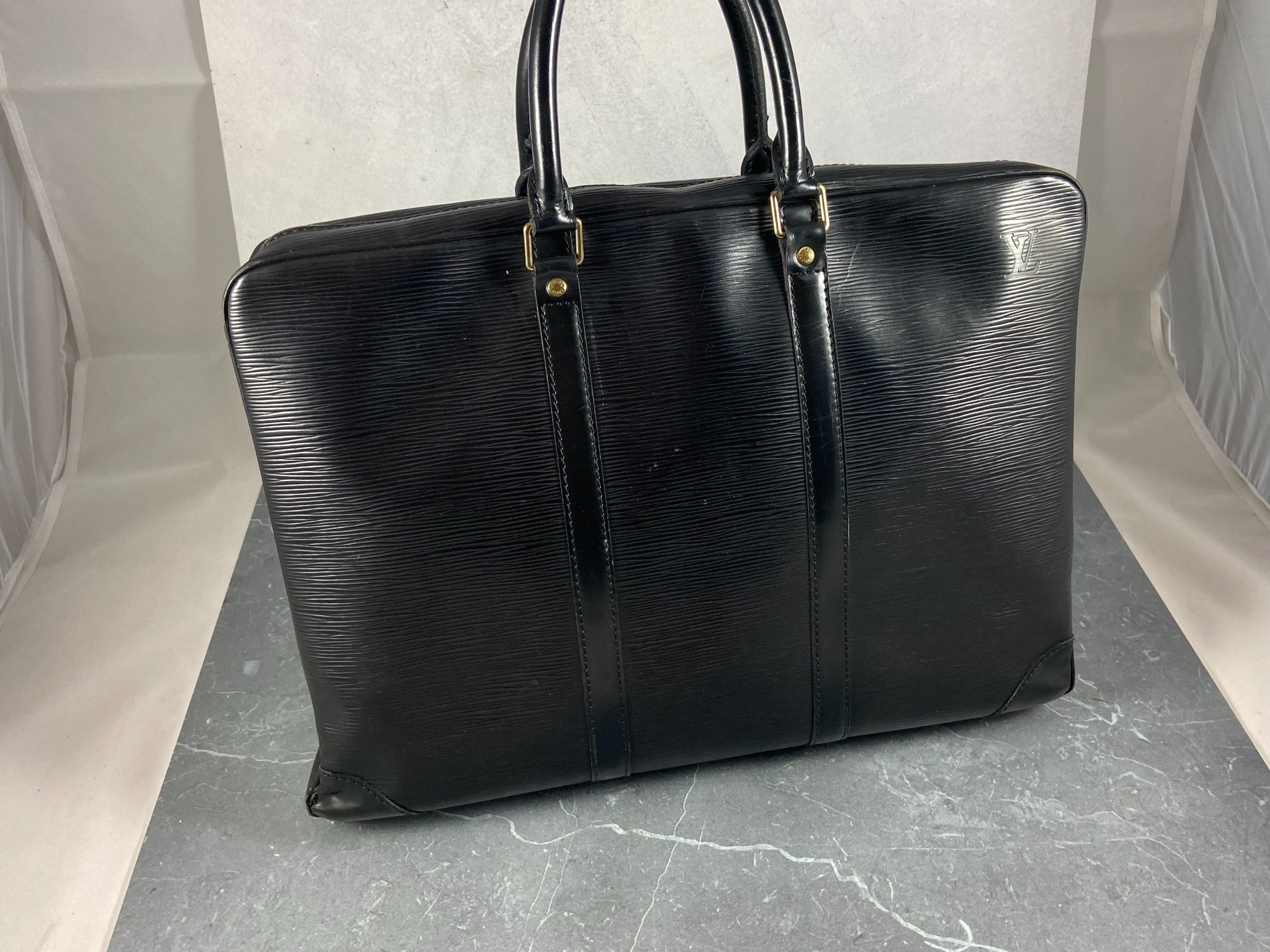 Louis Vuitton Porte Documents Voyage Black Epi Leather