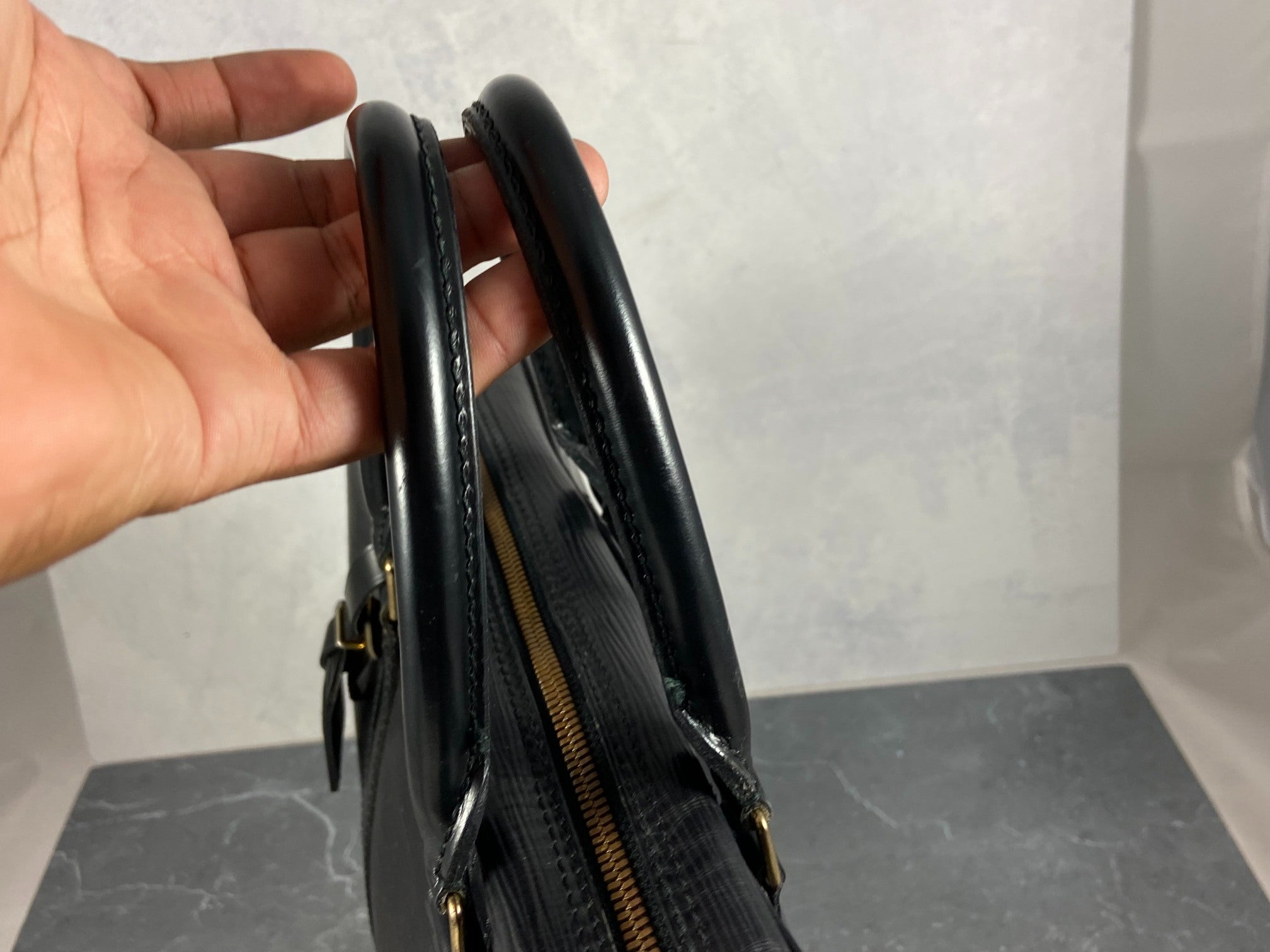 Louis Vuitton Porte Documents Voyage Black Epi Leather