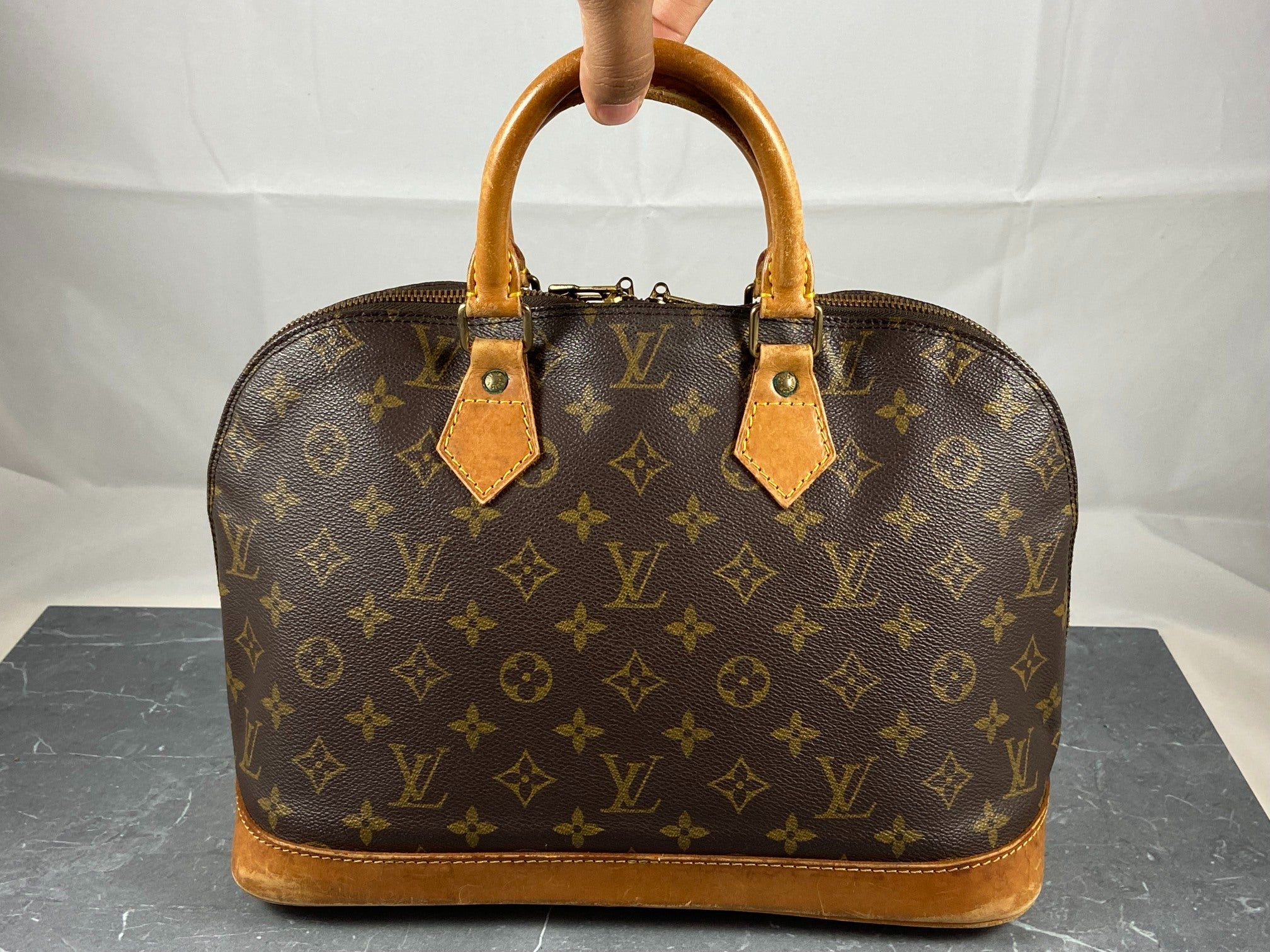Louis Vuitton Alma MM Monogram Canvas