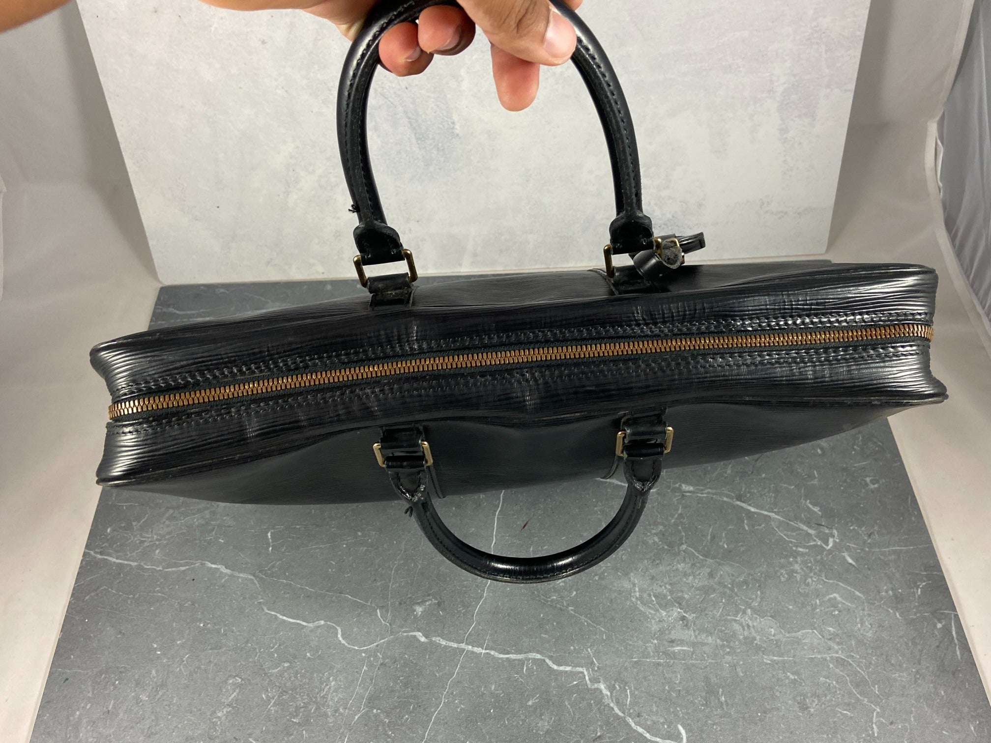 Louis Vuitton Porte Documents Voyage Black Epi Leather