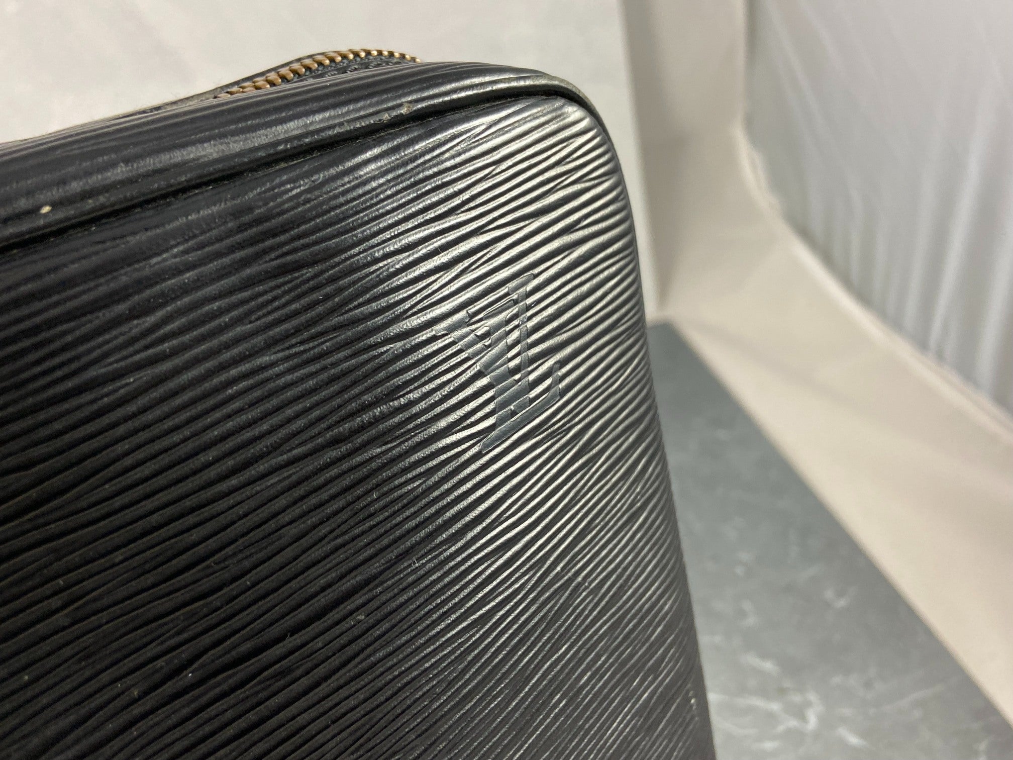 Louis Vuitton Porte Documents Voyage Black Epi Leather