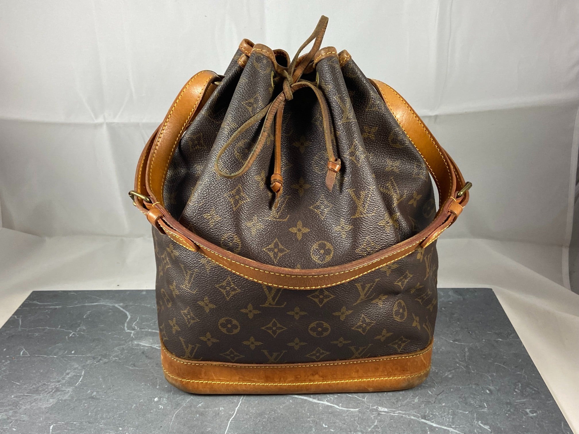 Louis Vuitton Sac Noé Grand Monogram Canvas