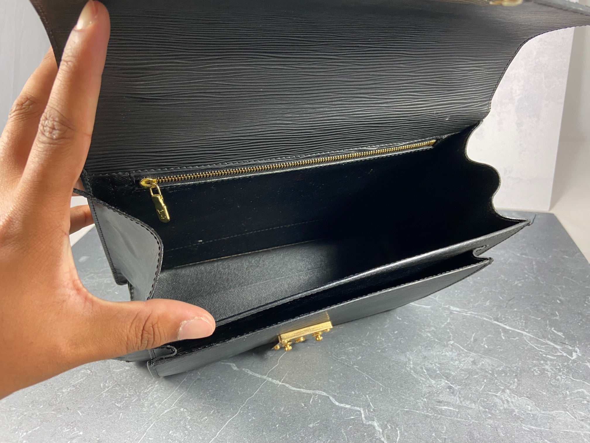Louis Vuitton Monceau 28 Black Epi Leather
