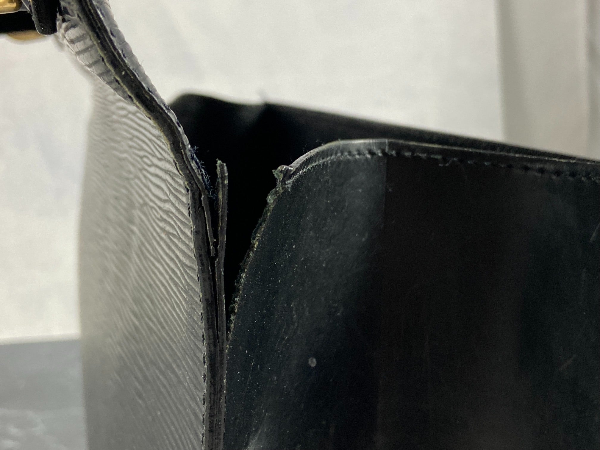 Louis Vuitton Monceau 28 Black Epi Leather